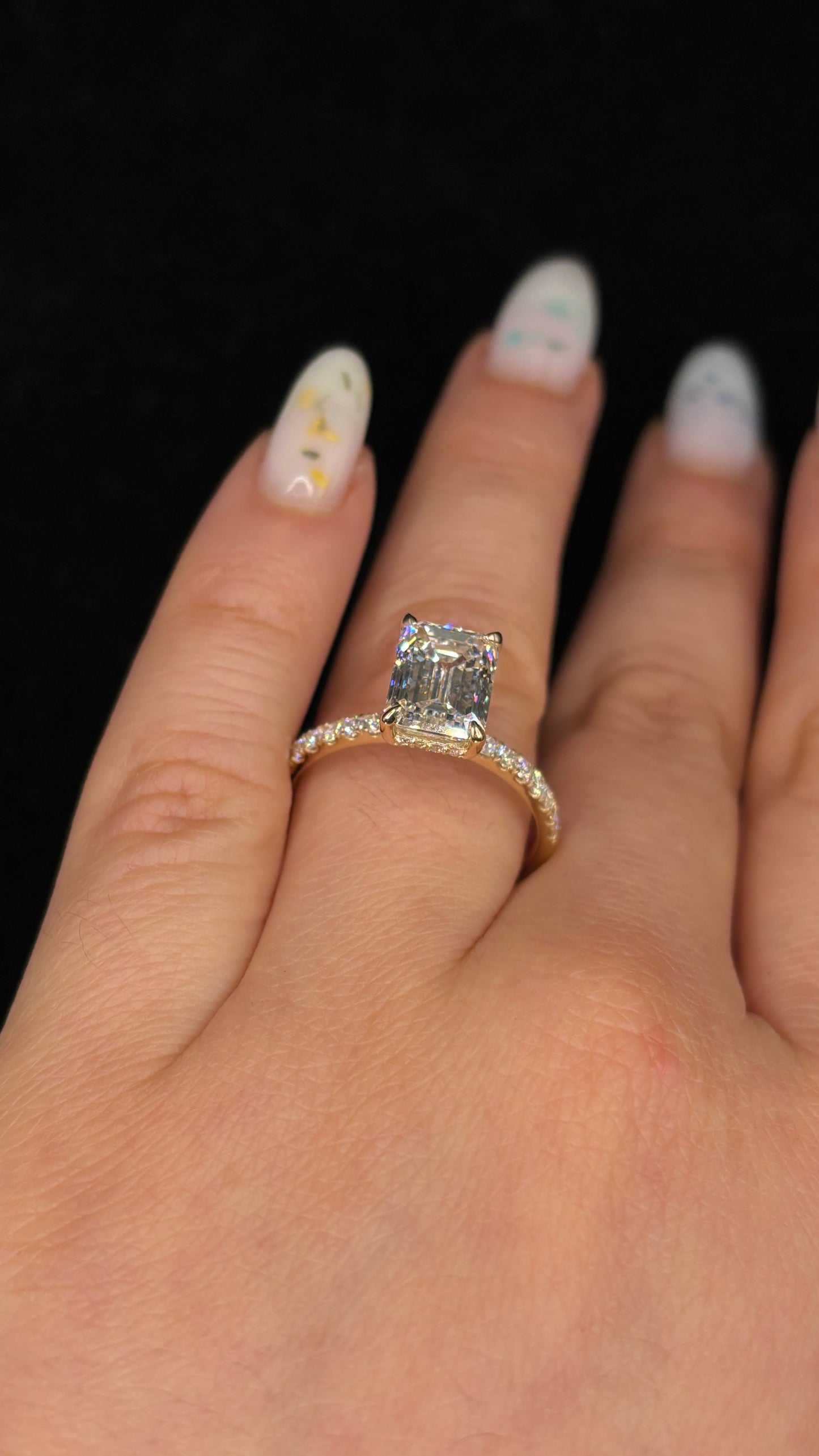 3.00ct Emerald-Cut (E VS1) Diamond Engagement Ring – IGI Certified – Pavé Shank & Hidden Halo