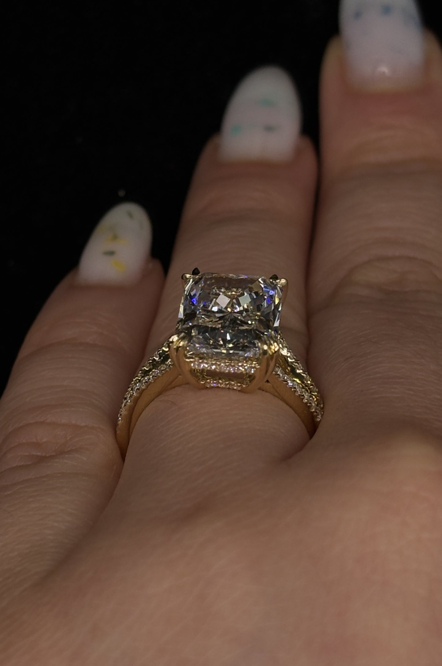 5.50ct Radiant Cut (G VS1) Diamond Engagement Ring – IGI Certified – Split Shank
