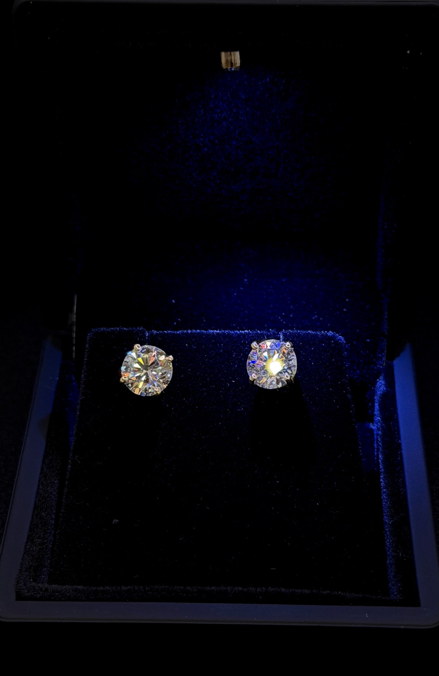 3.00ct Total Round Brilliant Cut (D VS1) Diamond Studs – IGI Certified