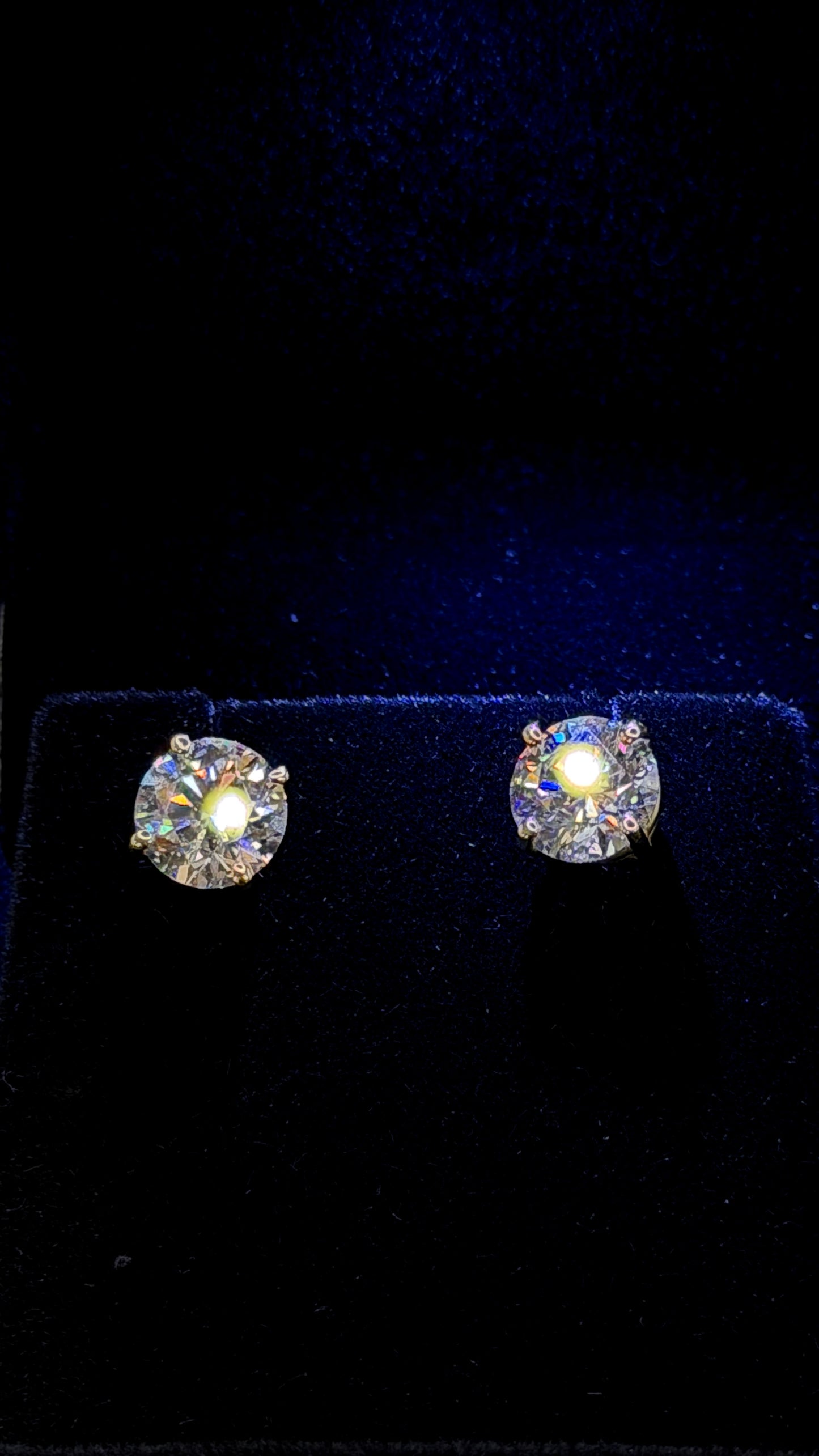 3.00ct Total Round Brilliant Cut (D VS1) Diamond Studs – IGI Certified