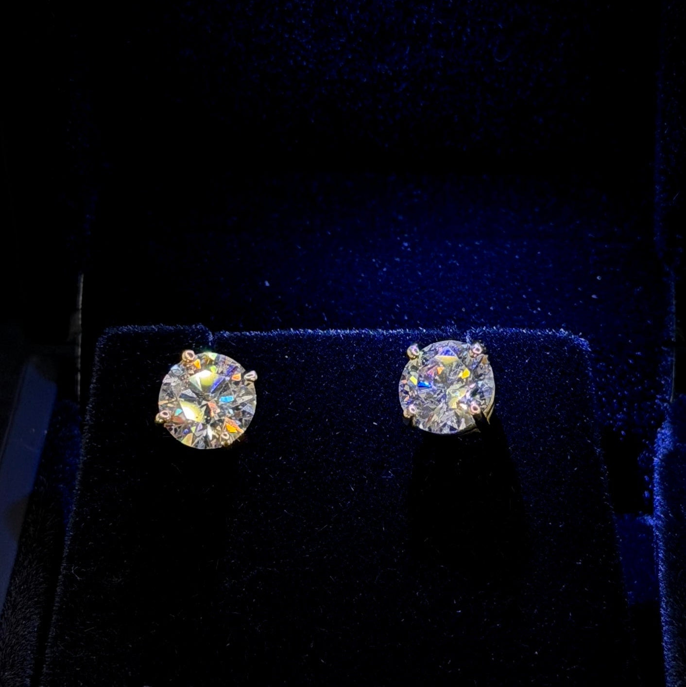 3.00ct Total Round Brilliant Cut (D VS1) Diamond Studs – IGI Certified