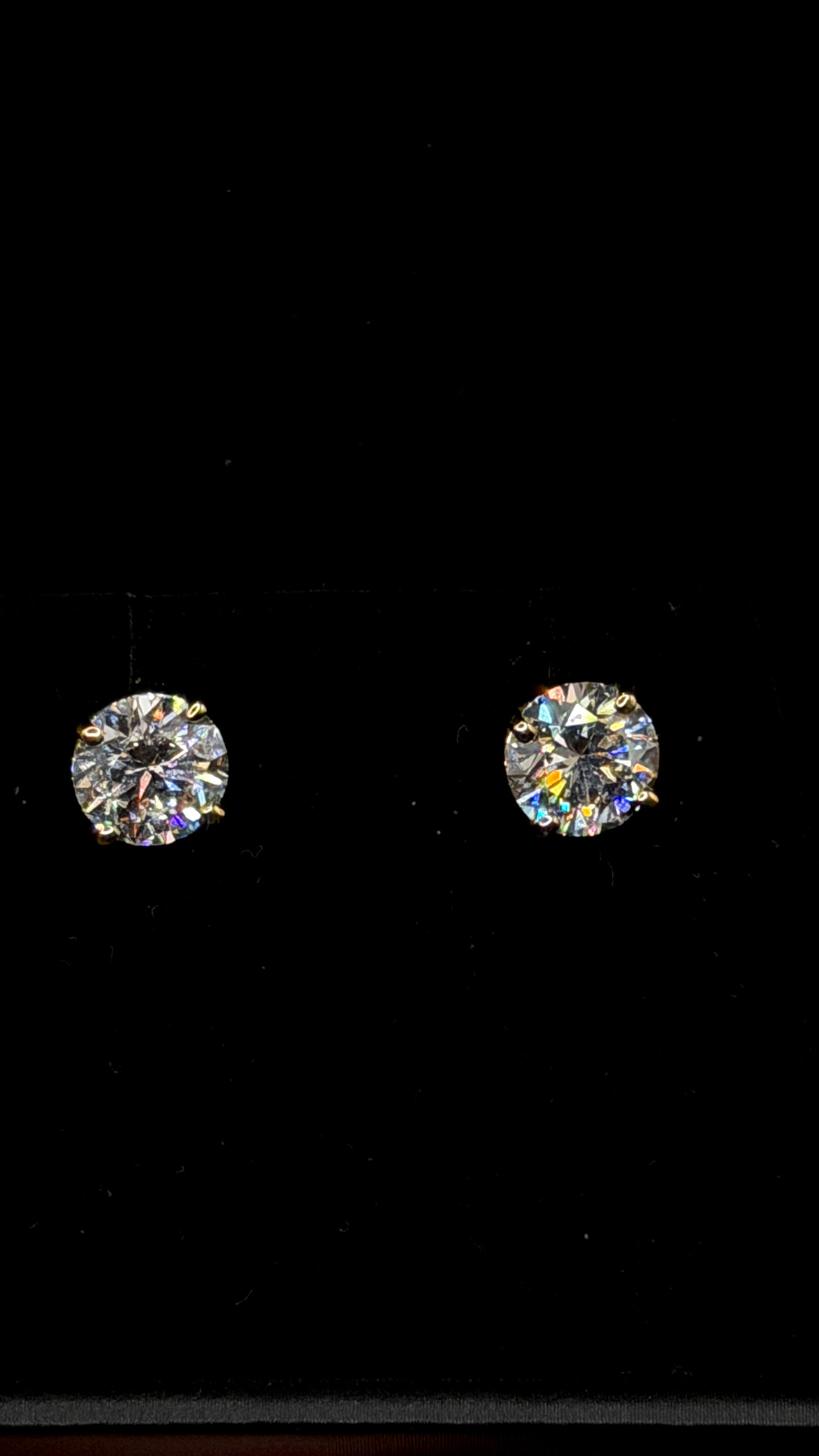 3.00ct Total Round Brilliant Cut (D VS1) Diamond Studs – IGI Certified