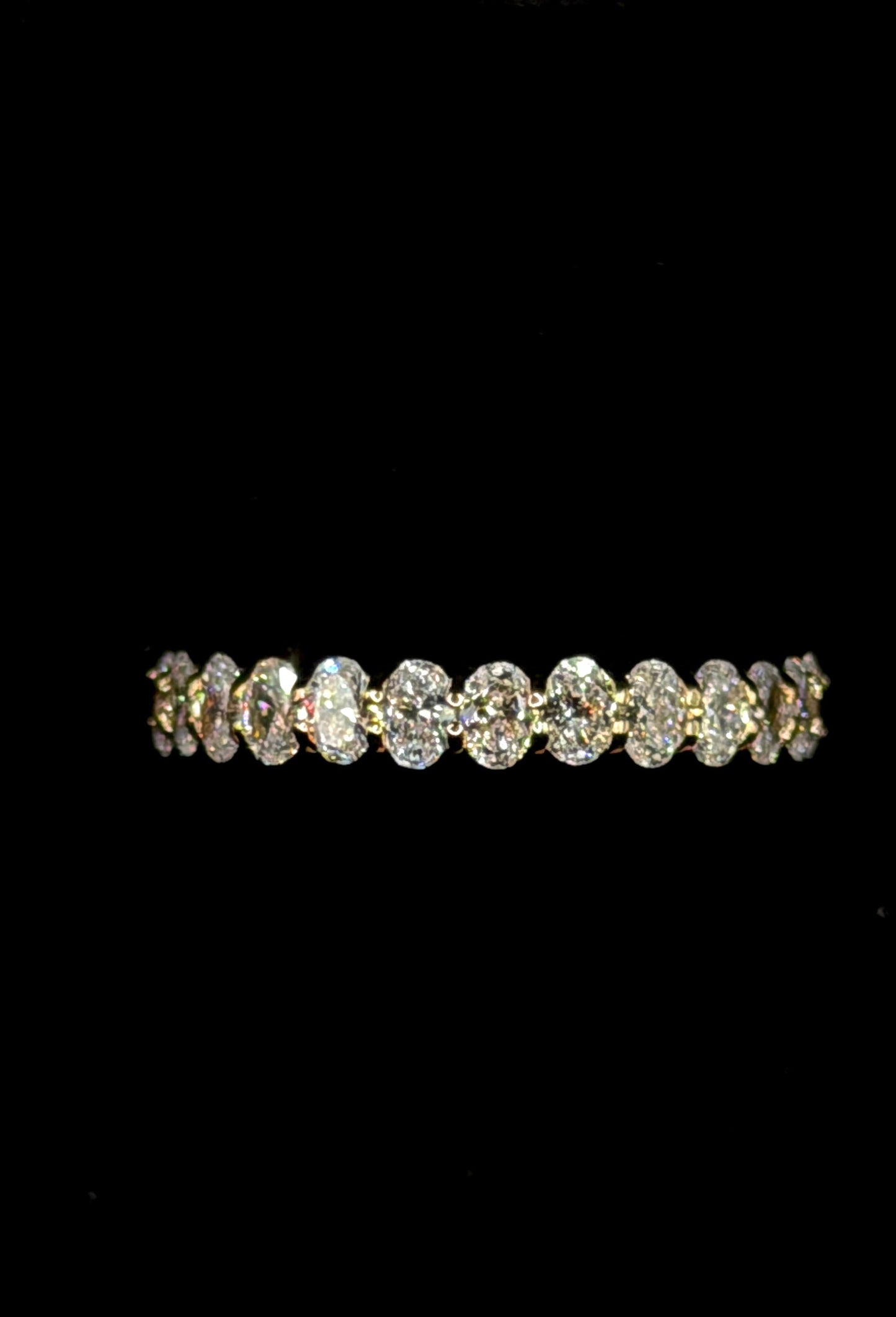 1.40ct Oval Brilliant Cut (VVS) Wedding Band – IGI Certified