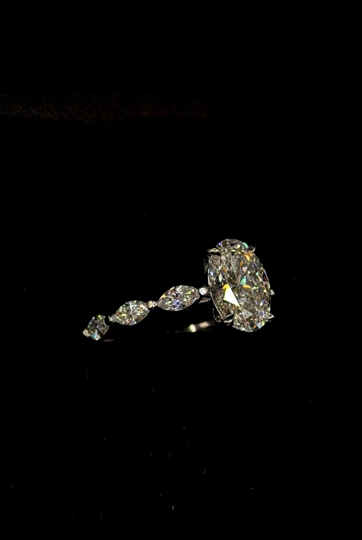 2.00ct Oval E VS1 Marquise Shank Diamond Ring – Cathedral Style – IGI Certified