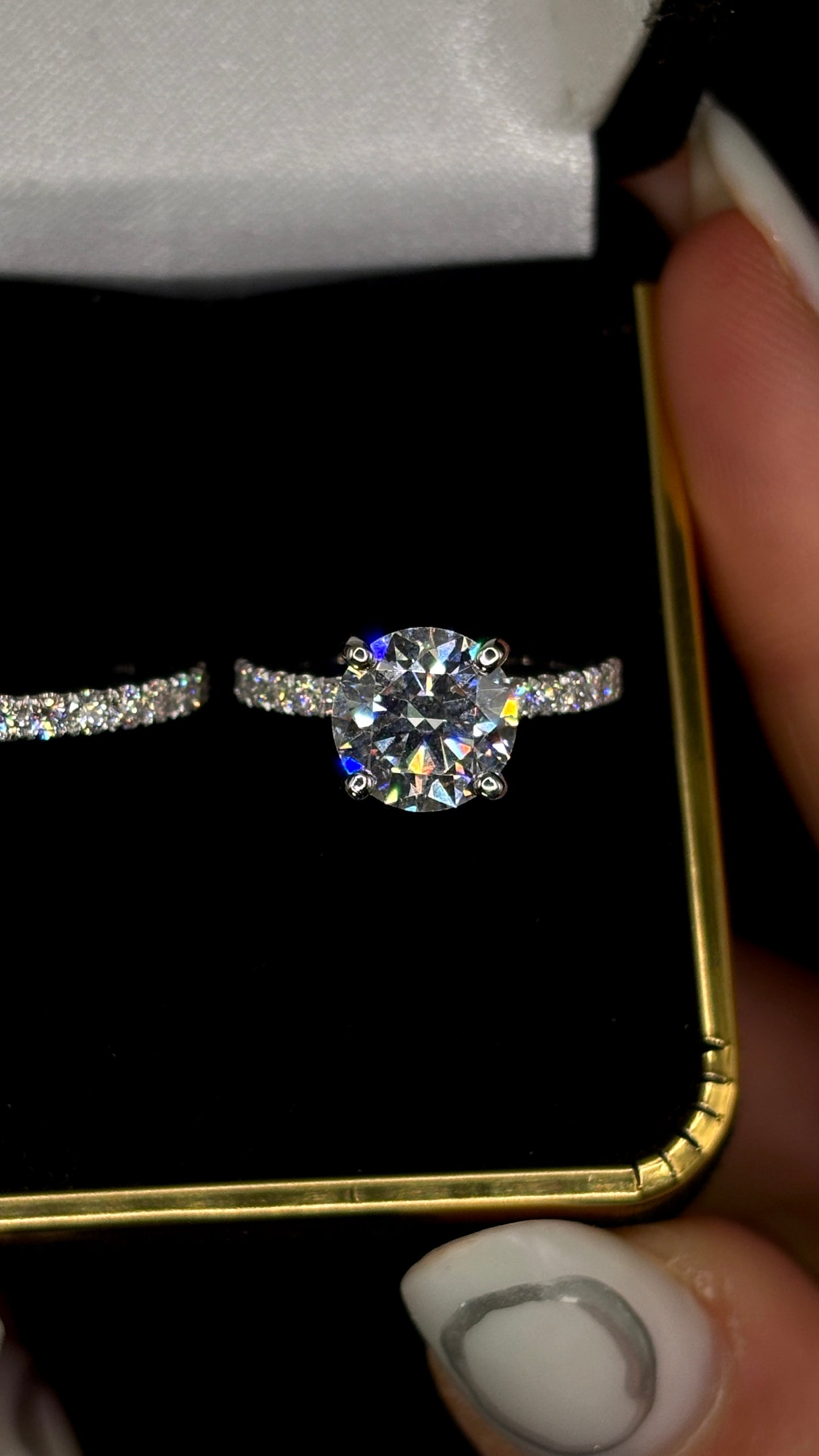 2.00ct Round Brilliant (D VVS2) Diamond Engagement Ring & Wedding Band Set – IGI Certified