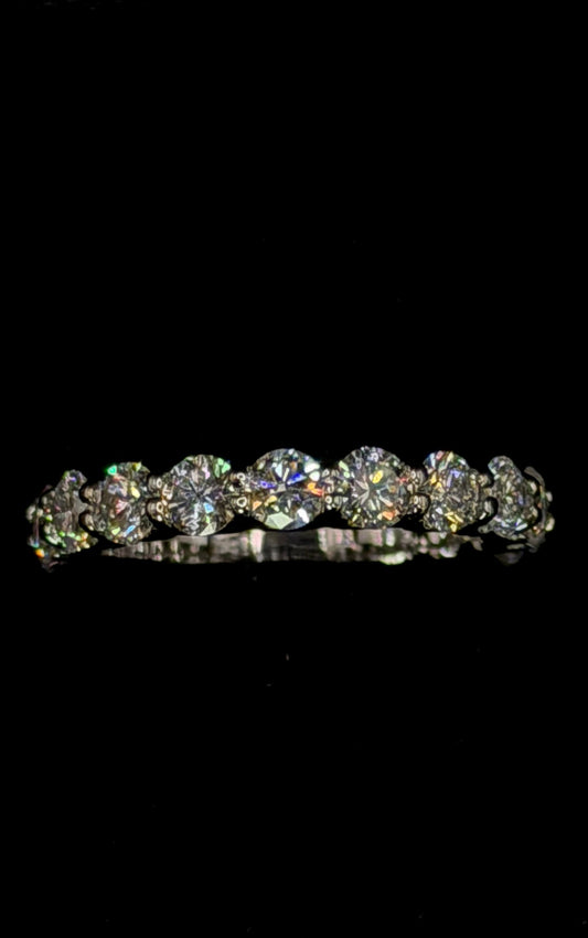 1.50ct Shared Prong Wedding Band – Round VVS Diamonds
