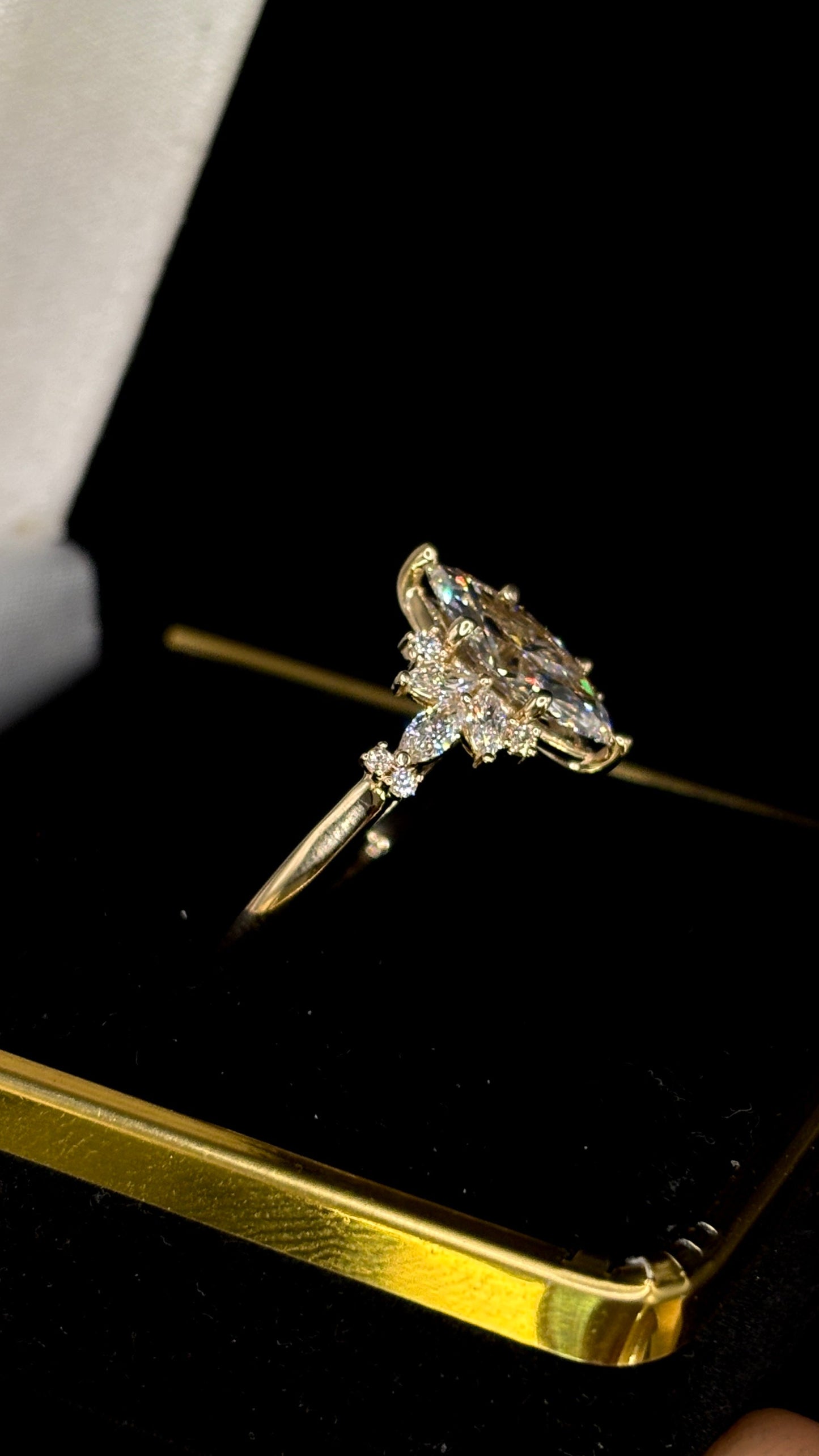 1.50ct Marquise Cut (E VS1) Diamond Engagement Ring – IGI Certified – Diamond Shank