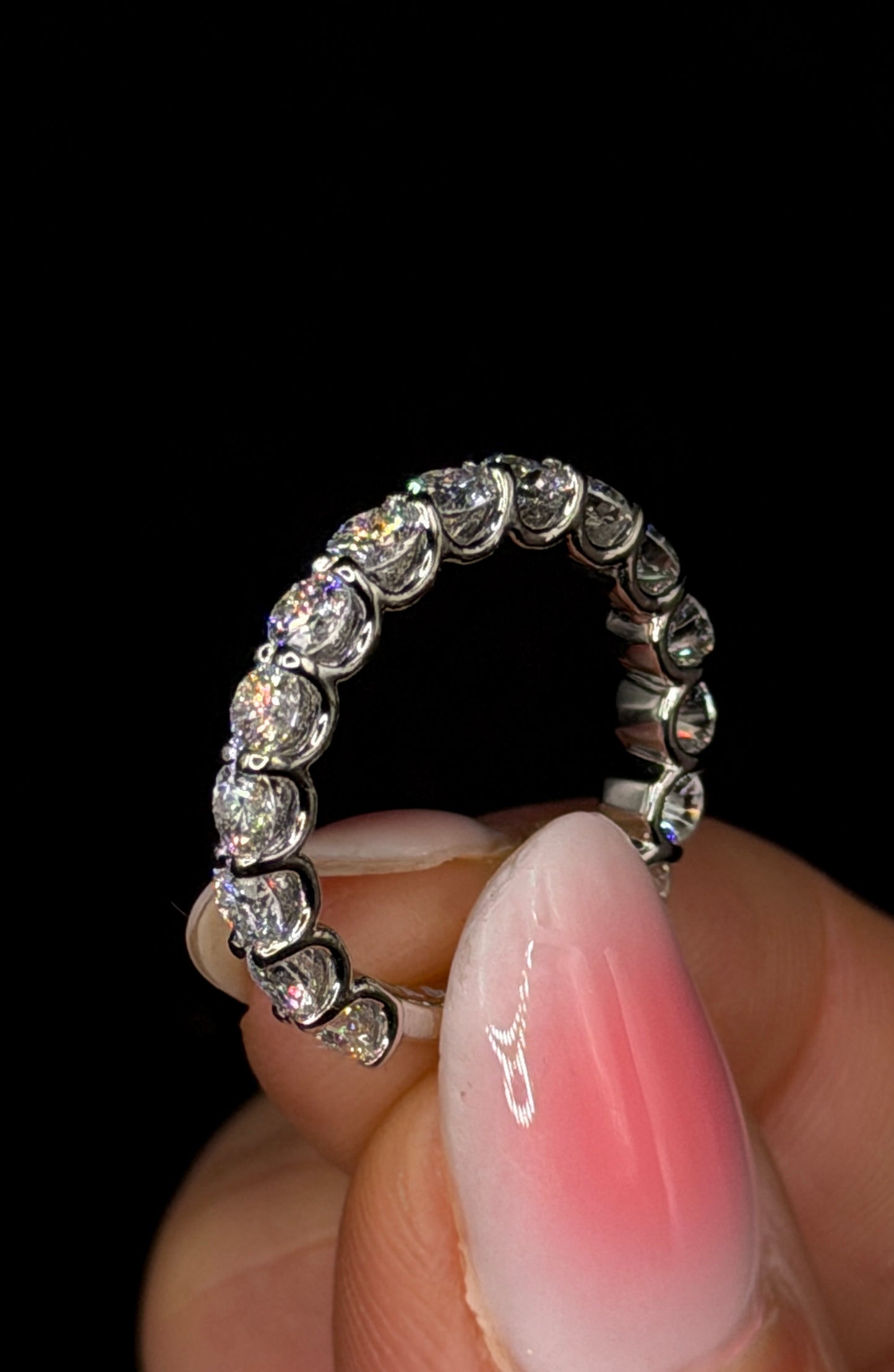 1.50ct Shared Prong Wedding Band – Round VVS Diamonds
