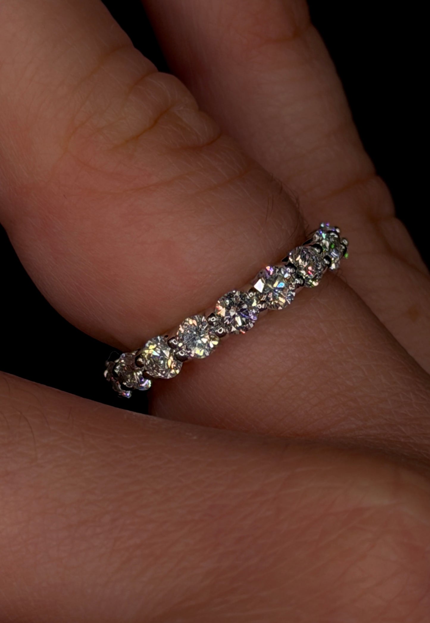 1.50ct Shared Prong Wedding Band – Round VVS Diamonds