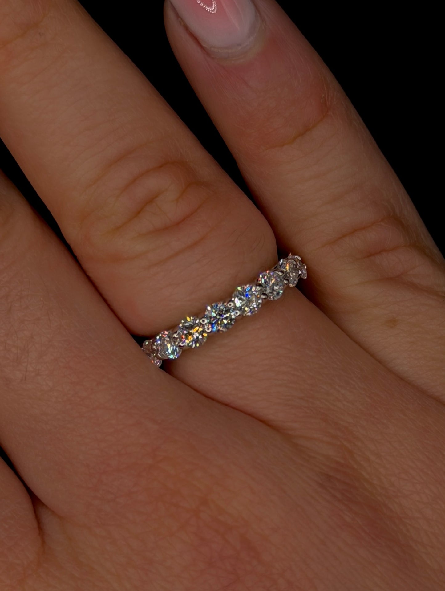 1.50ct Shared Prong Wedding Band – Round VVS Diamonds