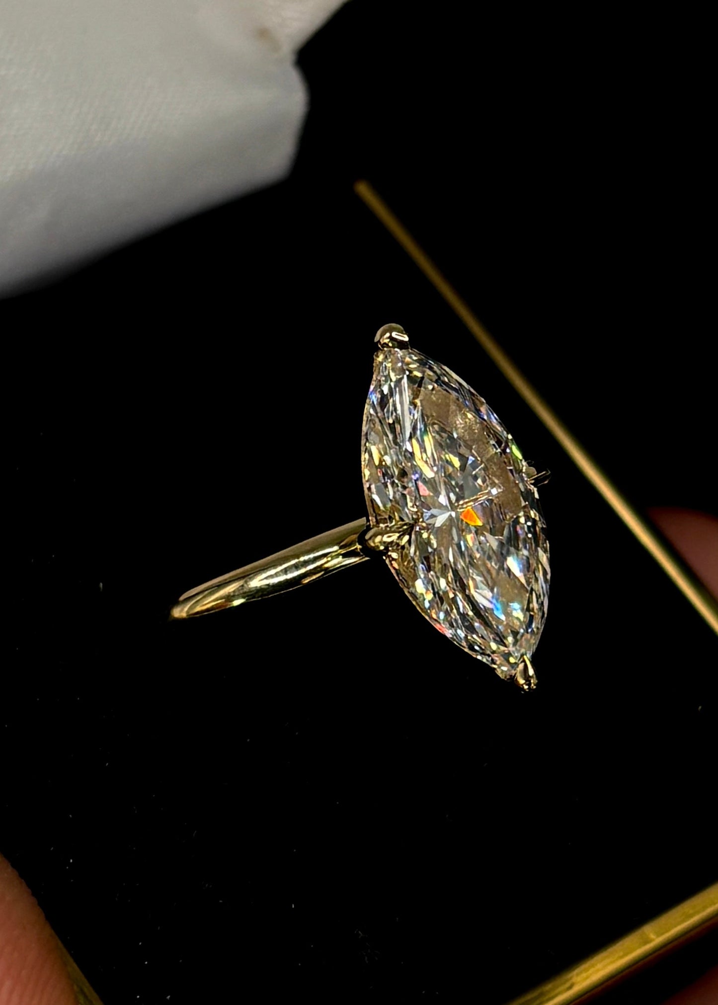 5.00ct Marquise Cut (D VS1) Diamond Engagement Ring – IGI Certified – Sleek Solitaire