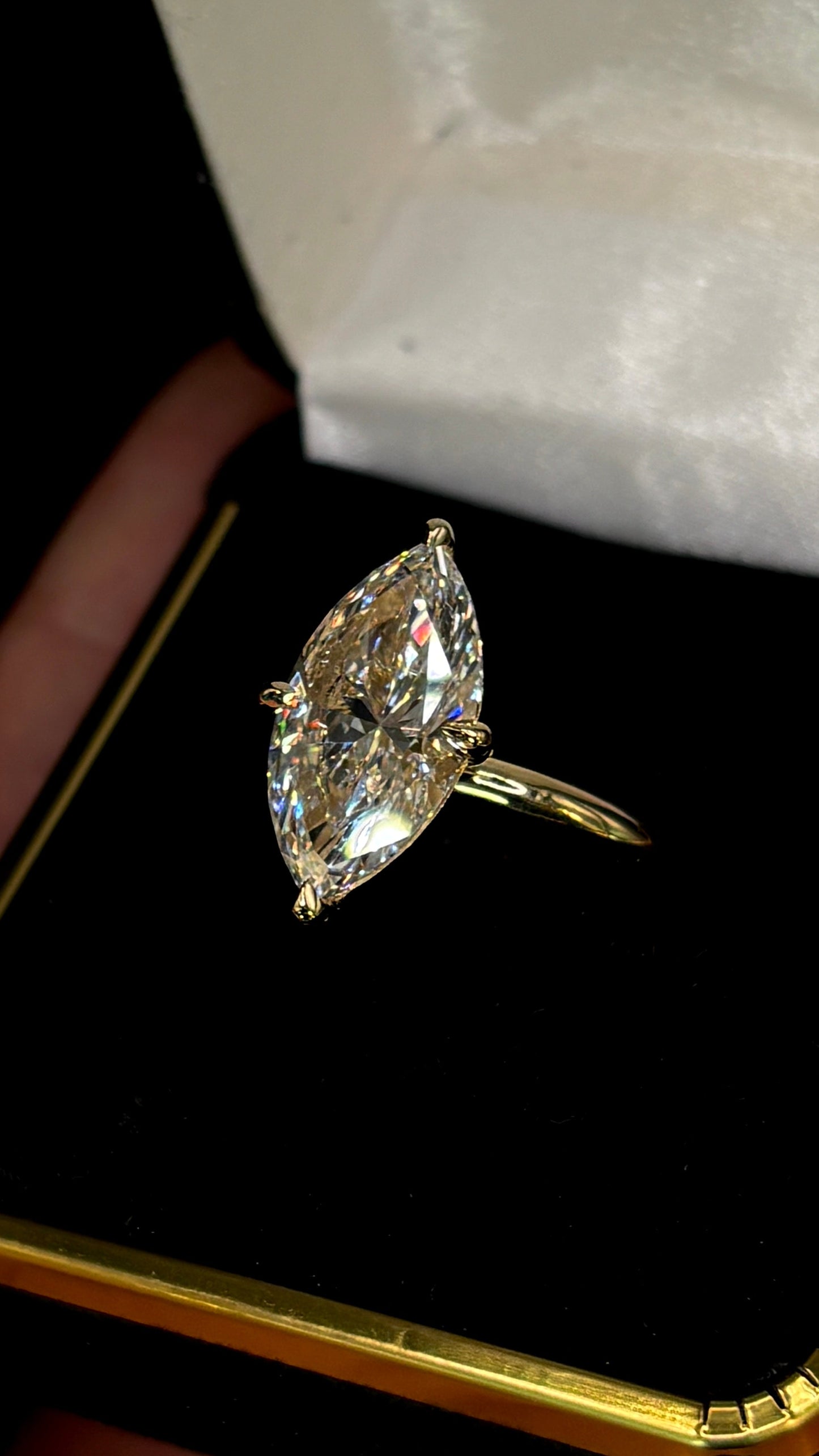 5.00ct Marquise Cut (D VS1) Diamond Engagement Ring – IGI Certified – Sleek Solitaire