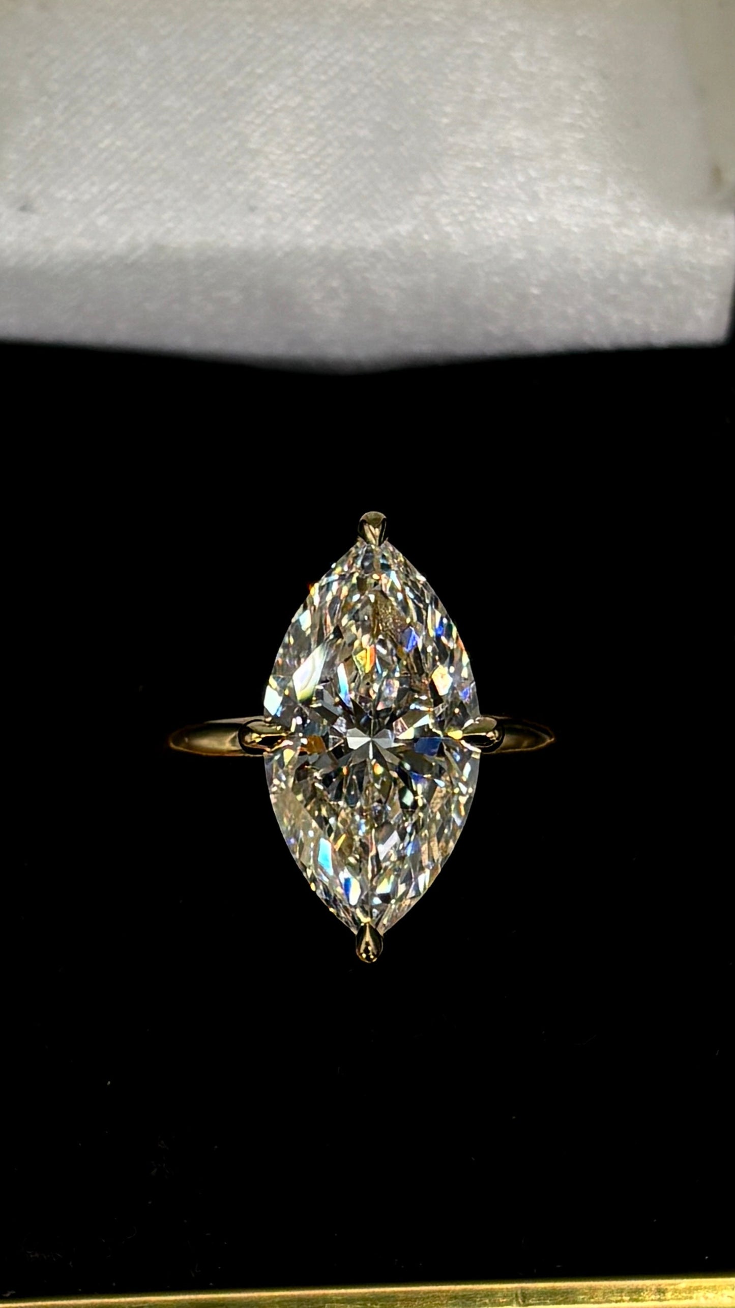 5.00ct Marquise Cut (D VS1) Diamond Engagement Ring – IGI Certified – Sleek Solitaire
