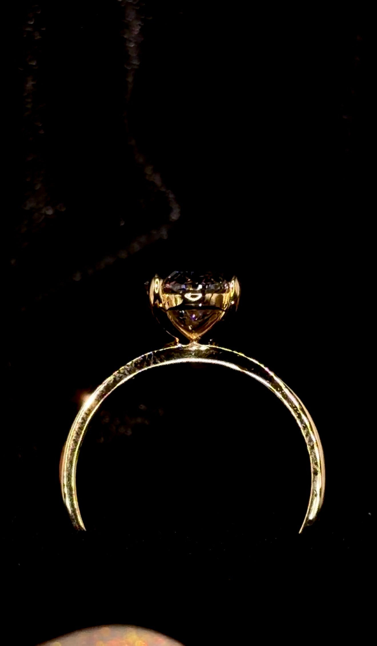 2.00ct Oval Brilliant Cut (D VVS2) Engagement Ring – IGI Certified – Classic Solitaire