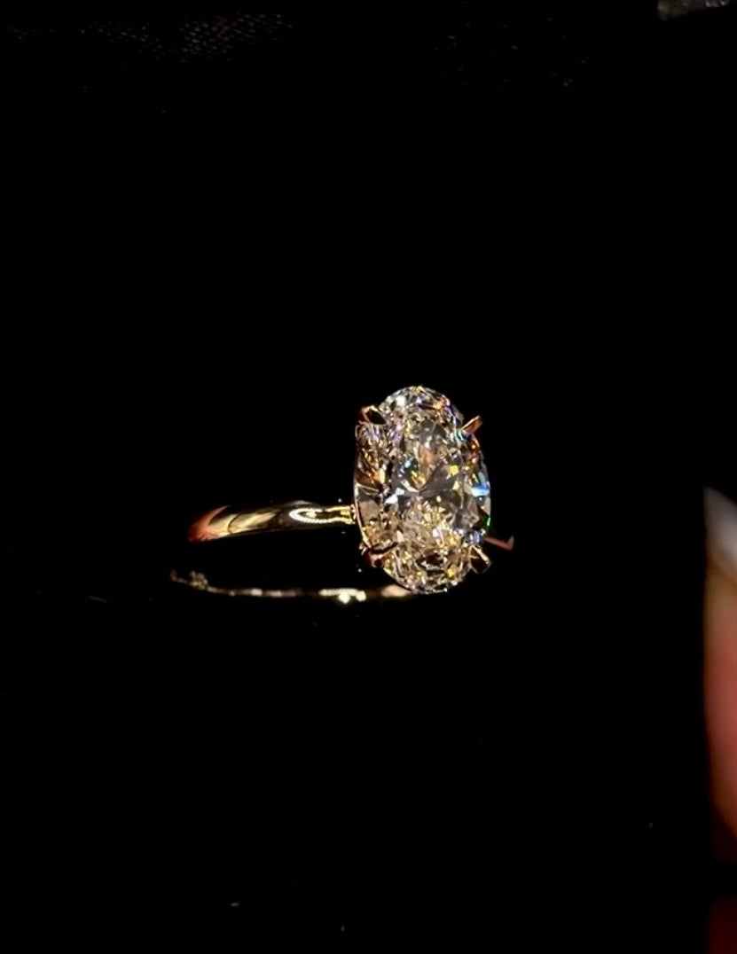 2.00ct Oval Brilliant Cut (D VVS2) Engagement Ring – IGI Certified – Classic Solitaire