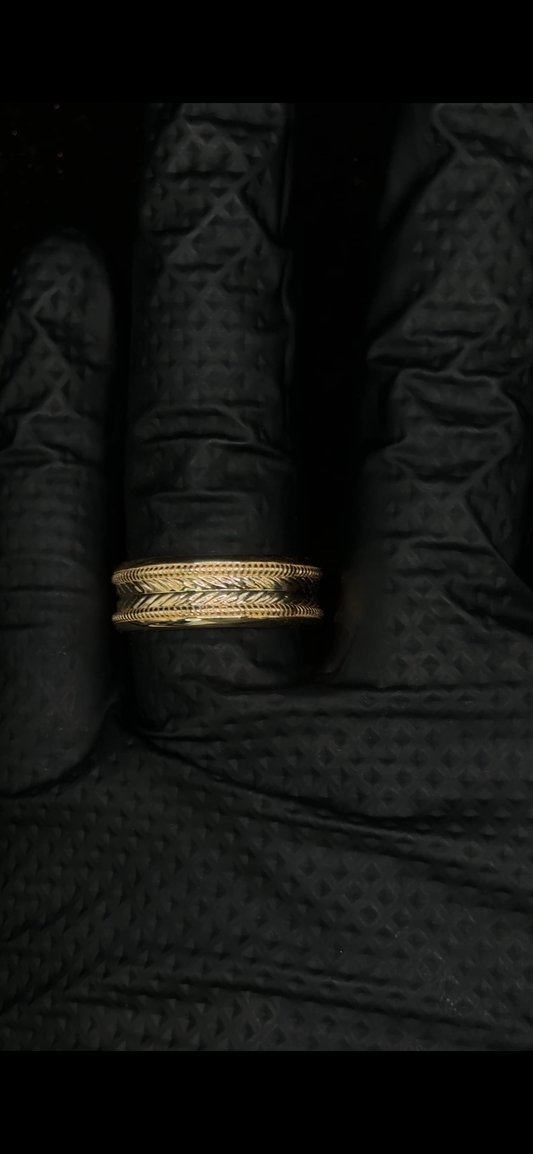 Men’s Wedding Band – Solid Gold · Timeless Design