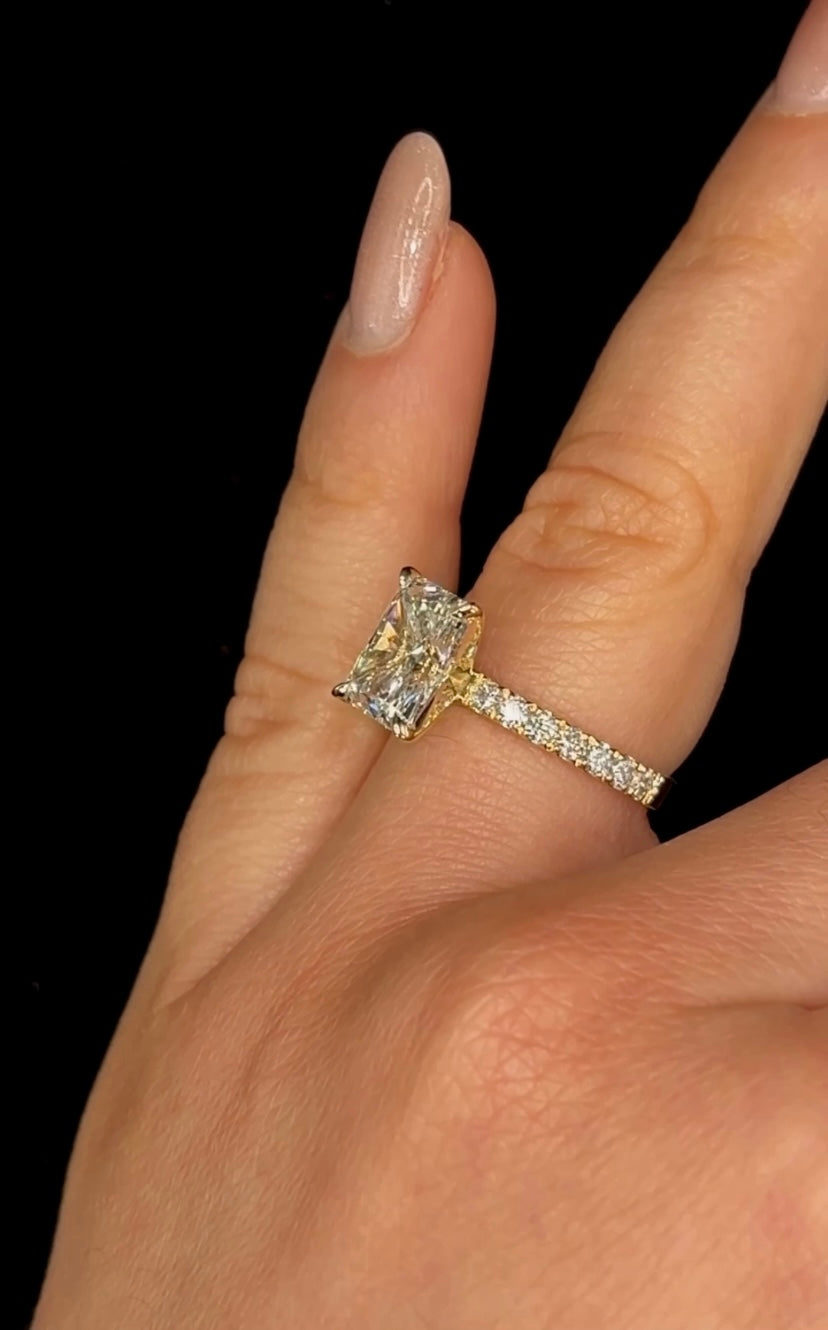 2.50ct Radiant Cut (D VS1) Diamond Engagement Ring – IGI Certified · Shank Elegance