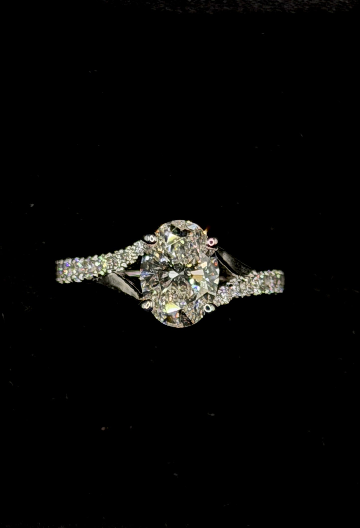 1.50ct Oval E VS1 Split Shank Diamond Ring – IGI Certified