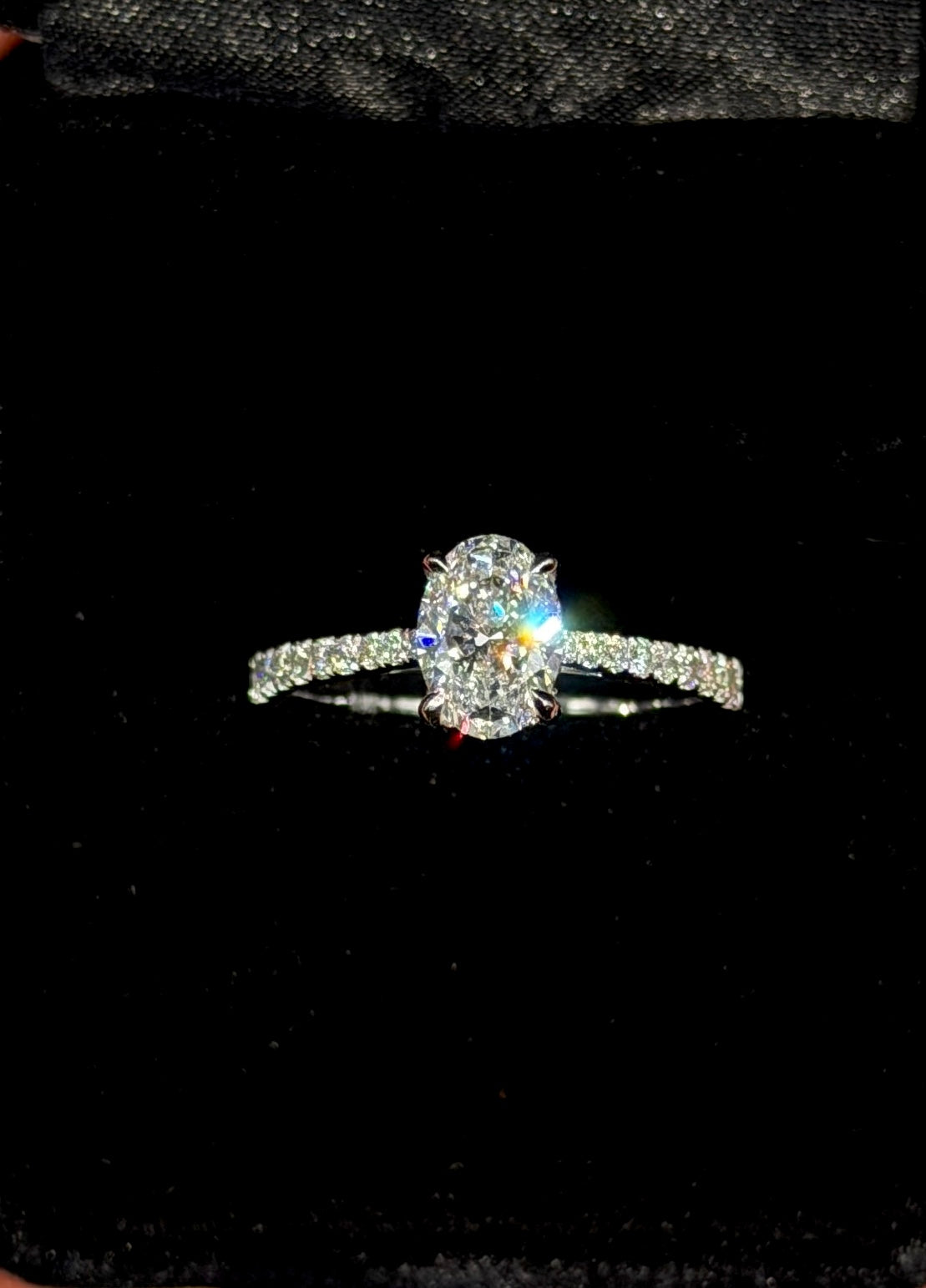 1.00ct Oval E VS1 Graduated Shank & Hidden Halo Engagement Ring – IGI Certified