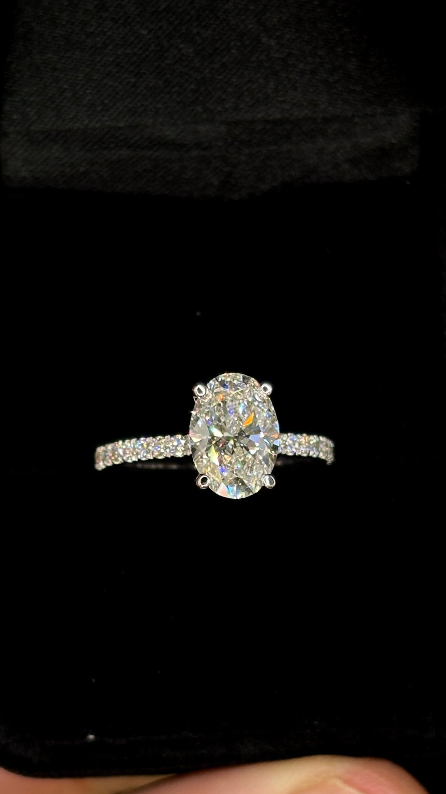 2.00ct Oval Cut (D VS1) Diamond Engagement Ring – IGI Certified  Diamond Shank