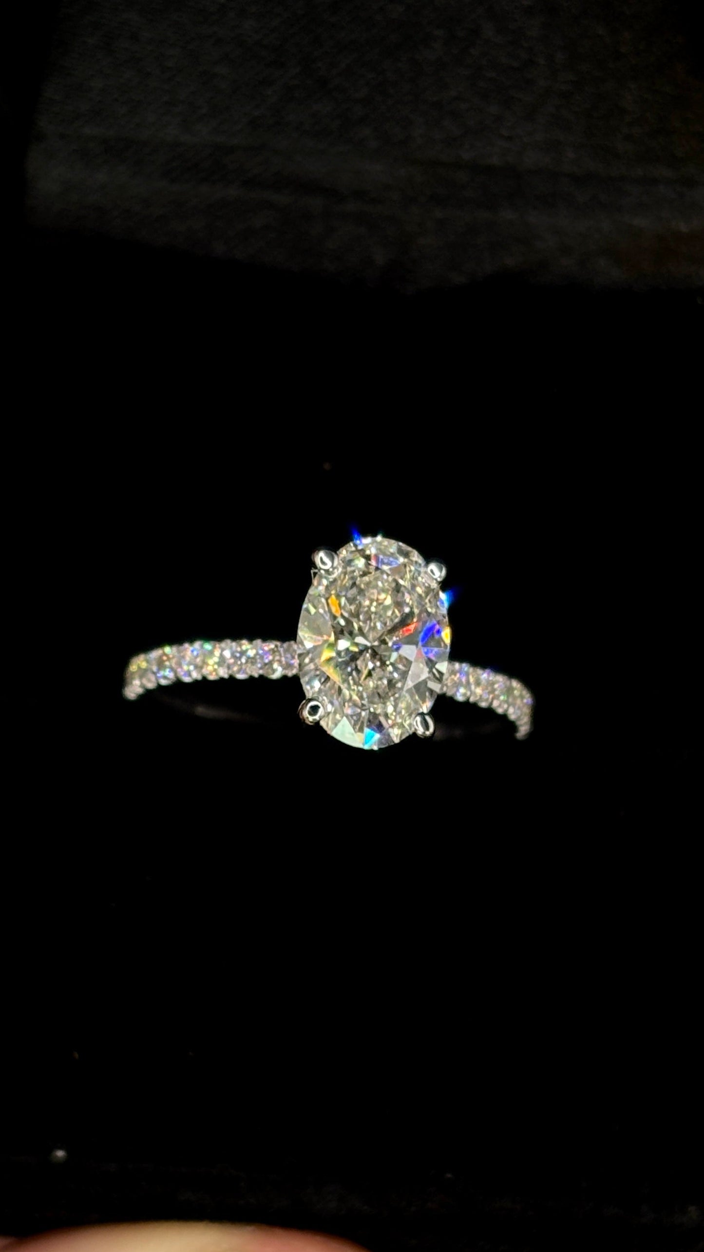 2.00ct Oval Cut (D VS1) Diamond Engagement Ring – IGI Certified  Diamond Shank