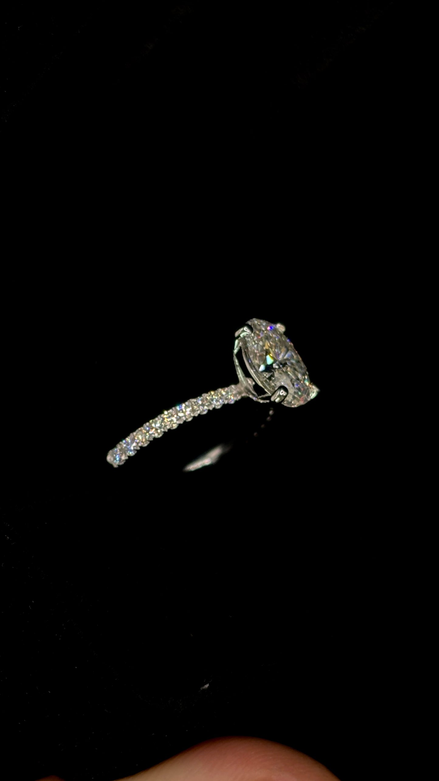 2.00ct Oval Cut (D VS1) Diamond Engagement Ring – IGI Certified  Diamond Shank