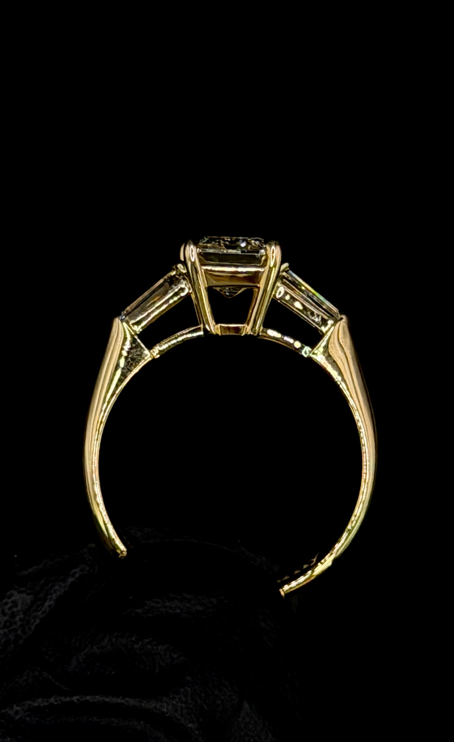 2.00ct Emerald E VS1 Taper Baguette Three Stone Ring – IGI Certified