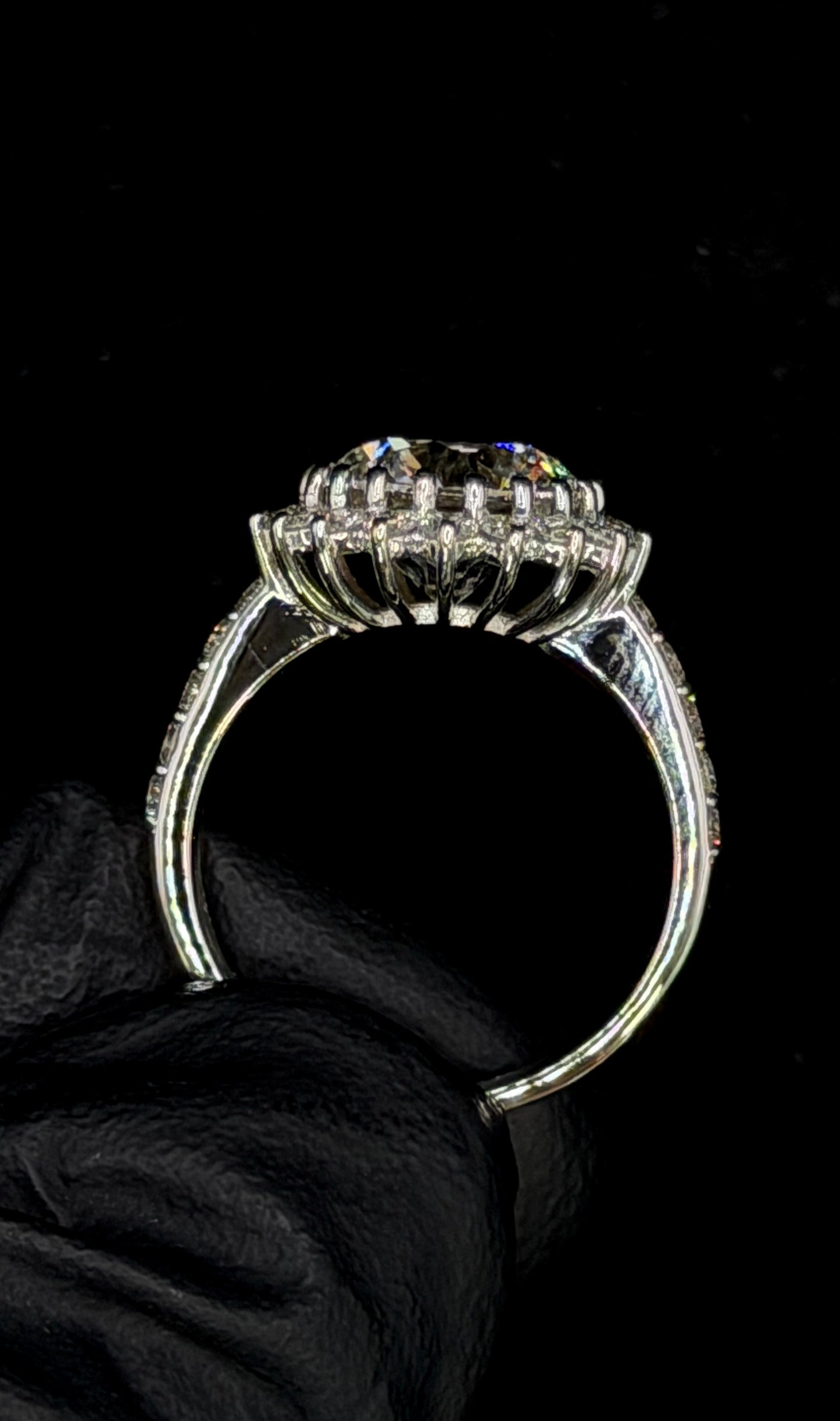 3.00ct Round D VS1 Halo Diamond Shank Engagement Ring – IGI Certified