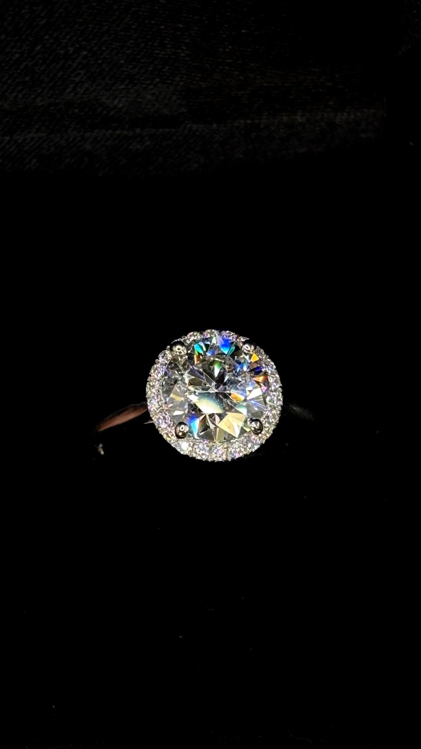 2.00ct Round Brilliant (D VVS2) Diamond Engagement Ring – IGI Certified  Hidden Halo