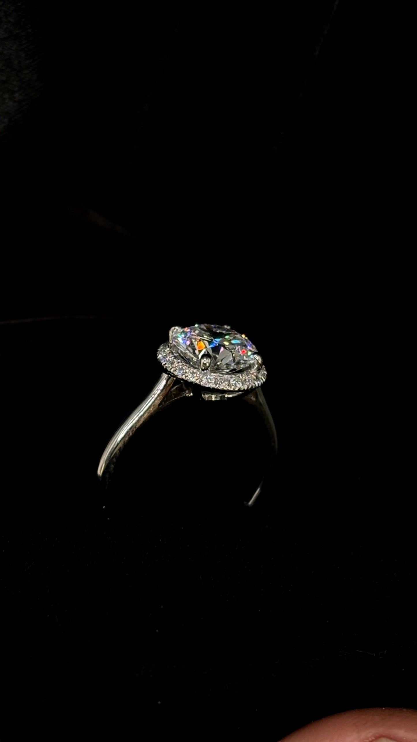 2.00ct Round Brilliant (D VVS2) Diamond Engagement Ring – IGI Certified  Hidden Halo