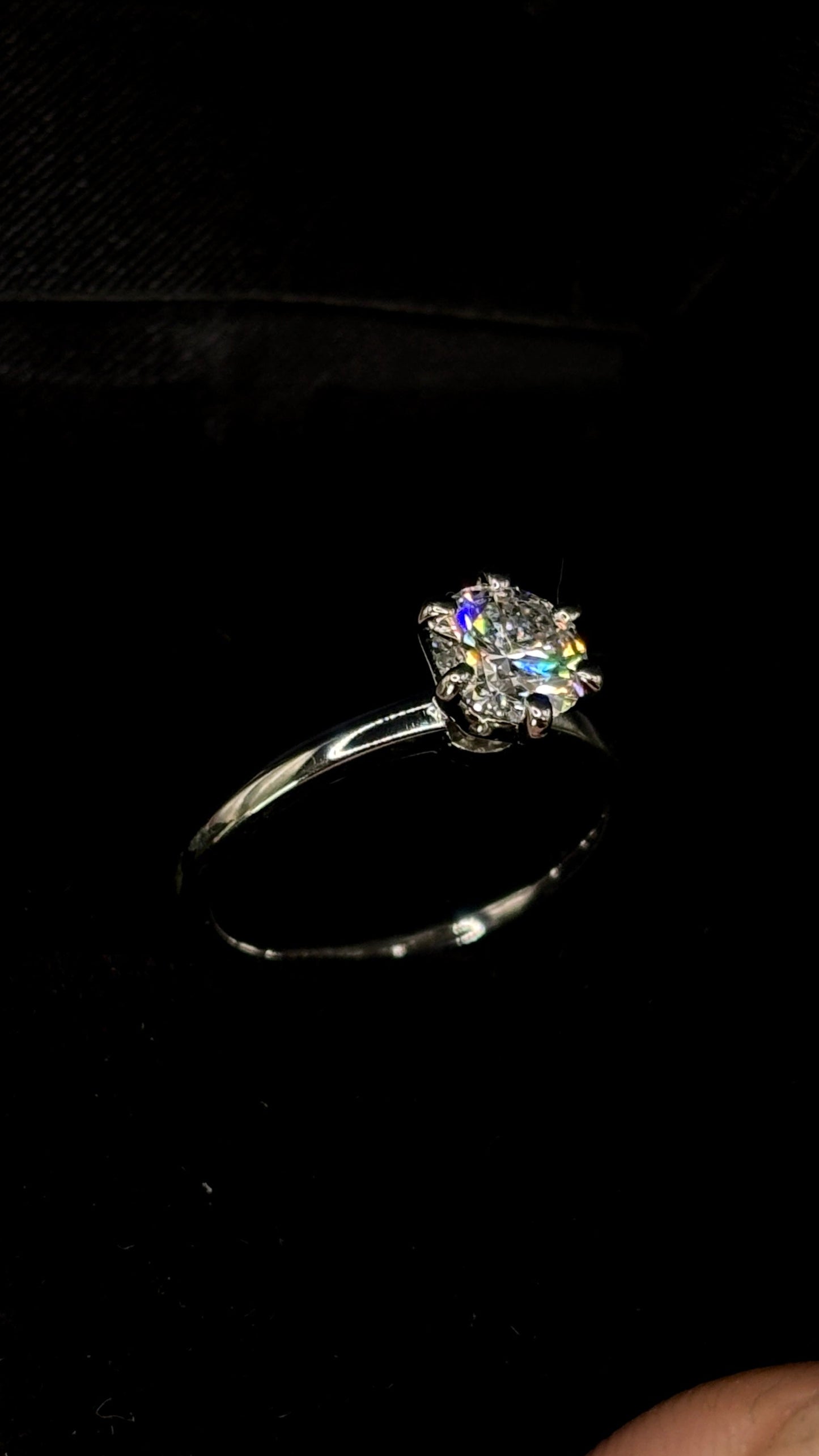 1.00ct Round Brilliant (E VS1) Diamond Engagement Ring – IGI Certified · Tiffany Style 6 Prong