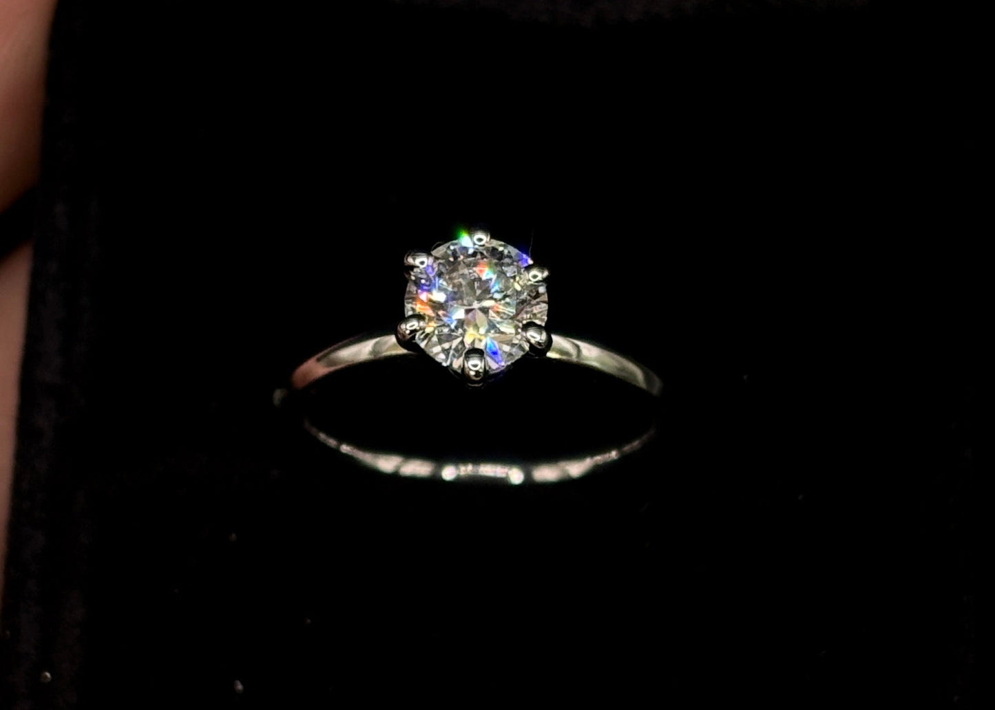 1.00ct Round Brilliant (E VS1) Diamond Engagement Ring – IGI Certified · Tiffany Style 6 Prong
