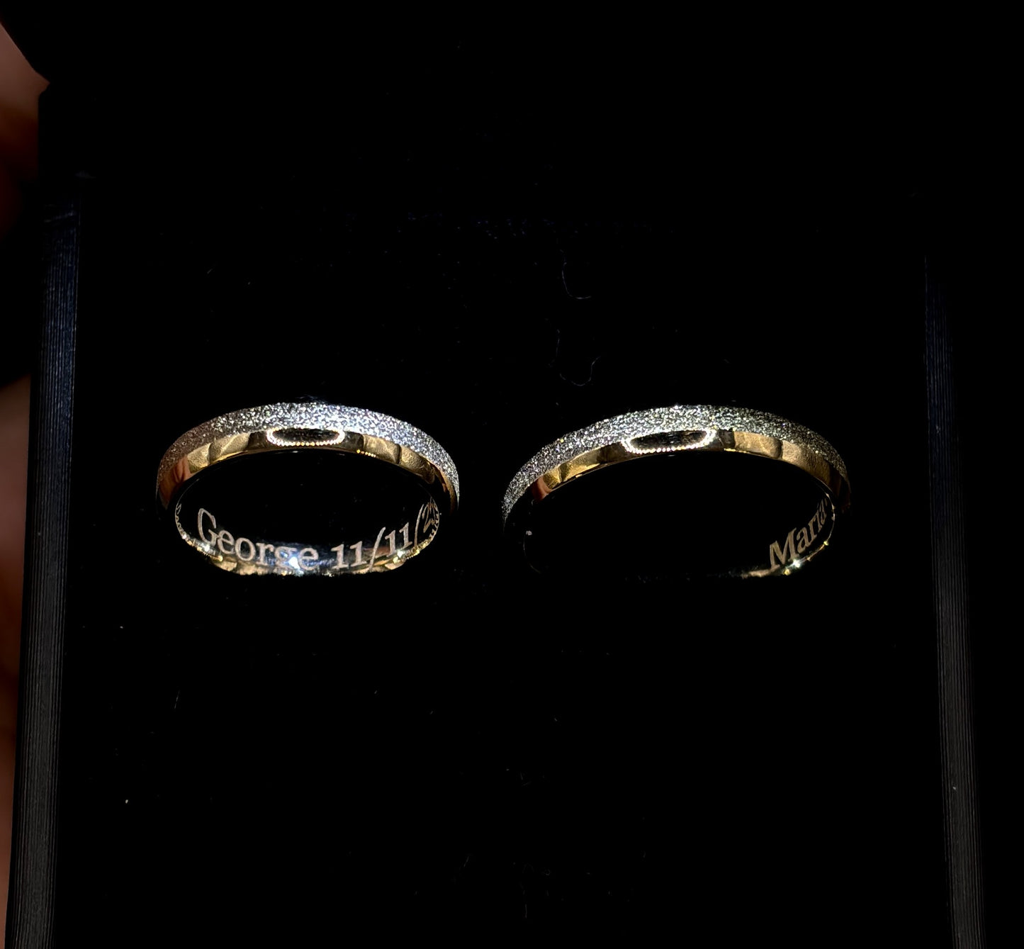 Hammered Wedding Band Set – 14K White Gold Miami