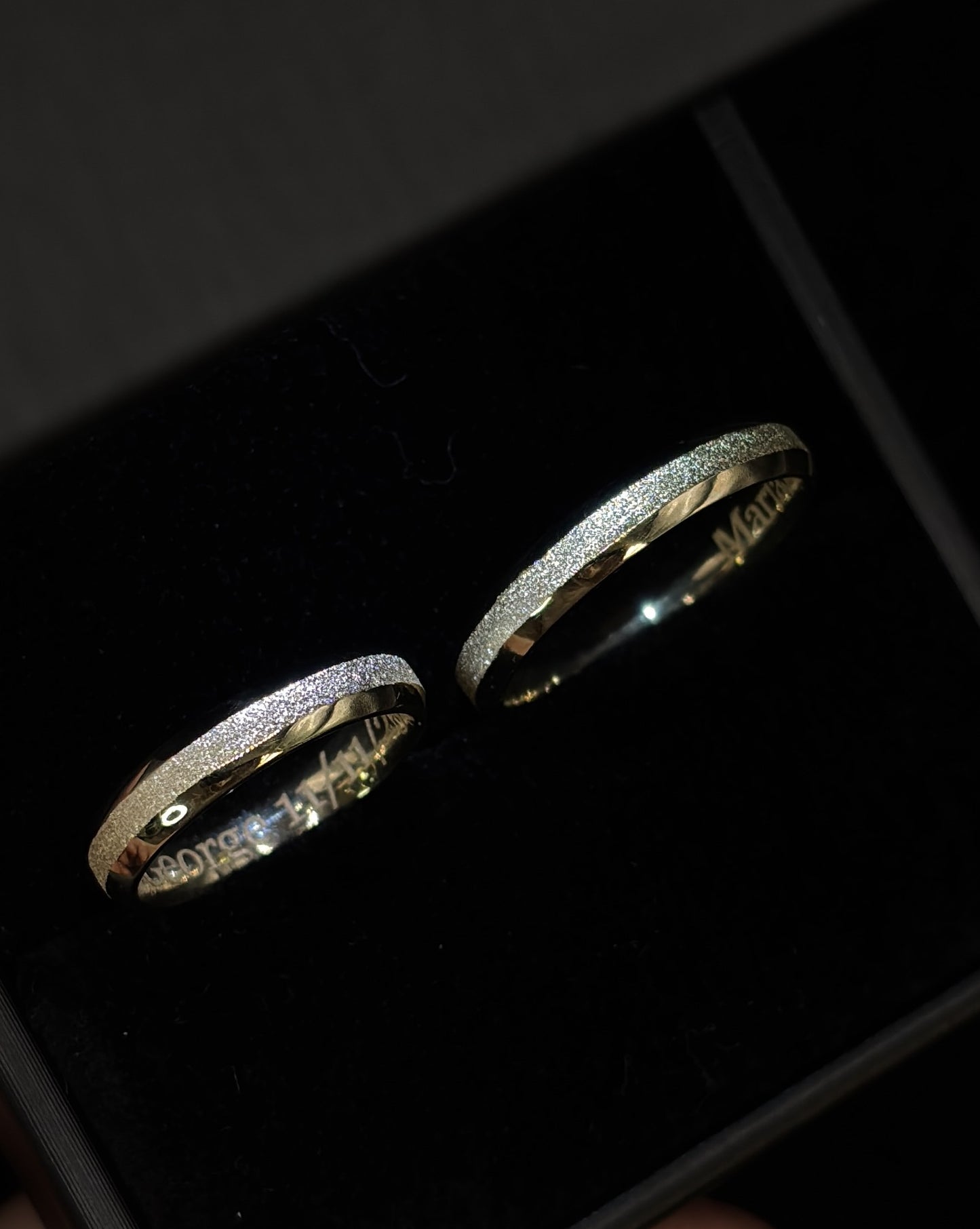 Hammered Wedding Band Set – 14K White Gold Miami