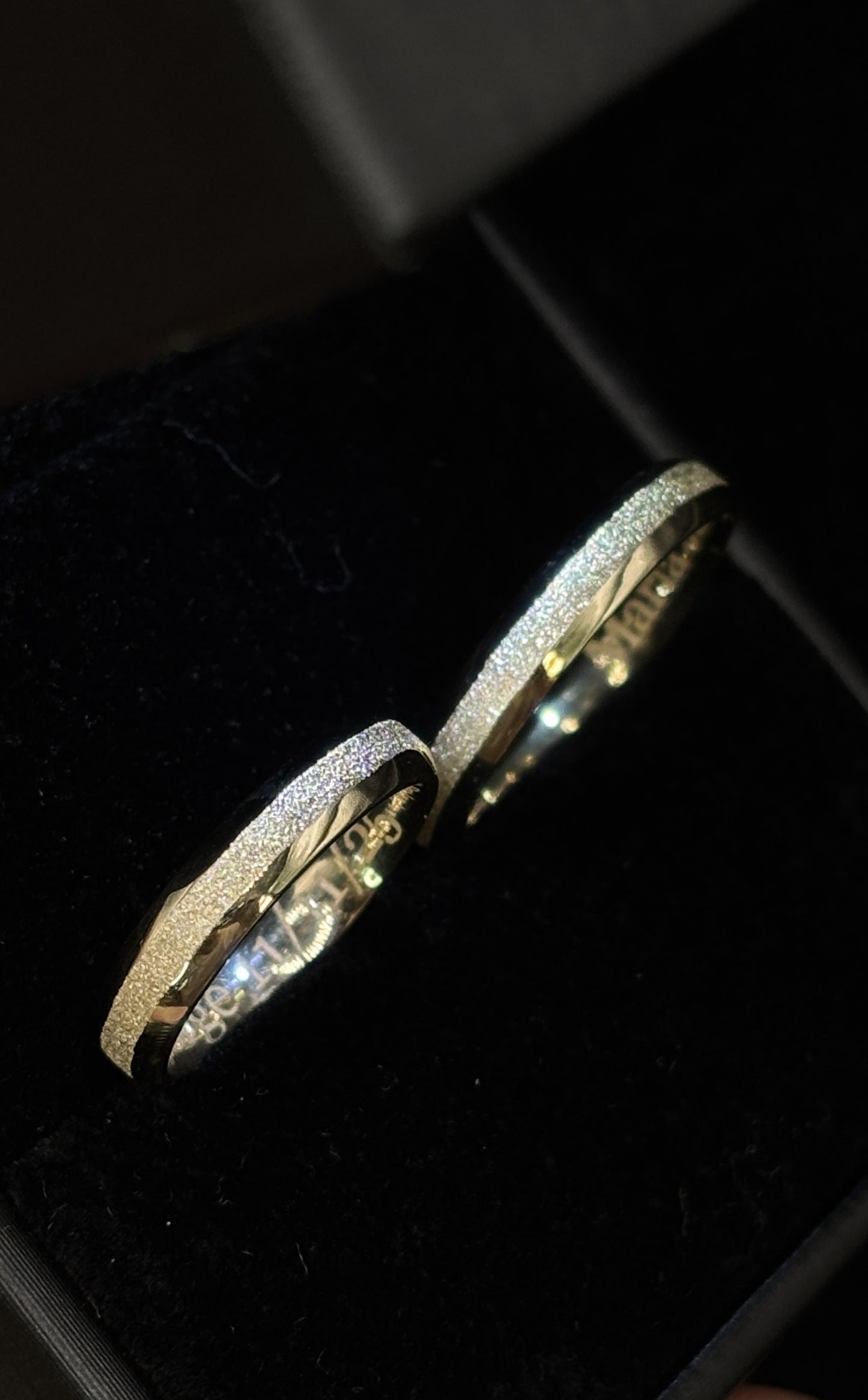 Hammered Wedding Band Set – 14K White Gold Miami