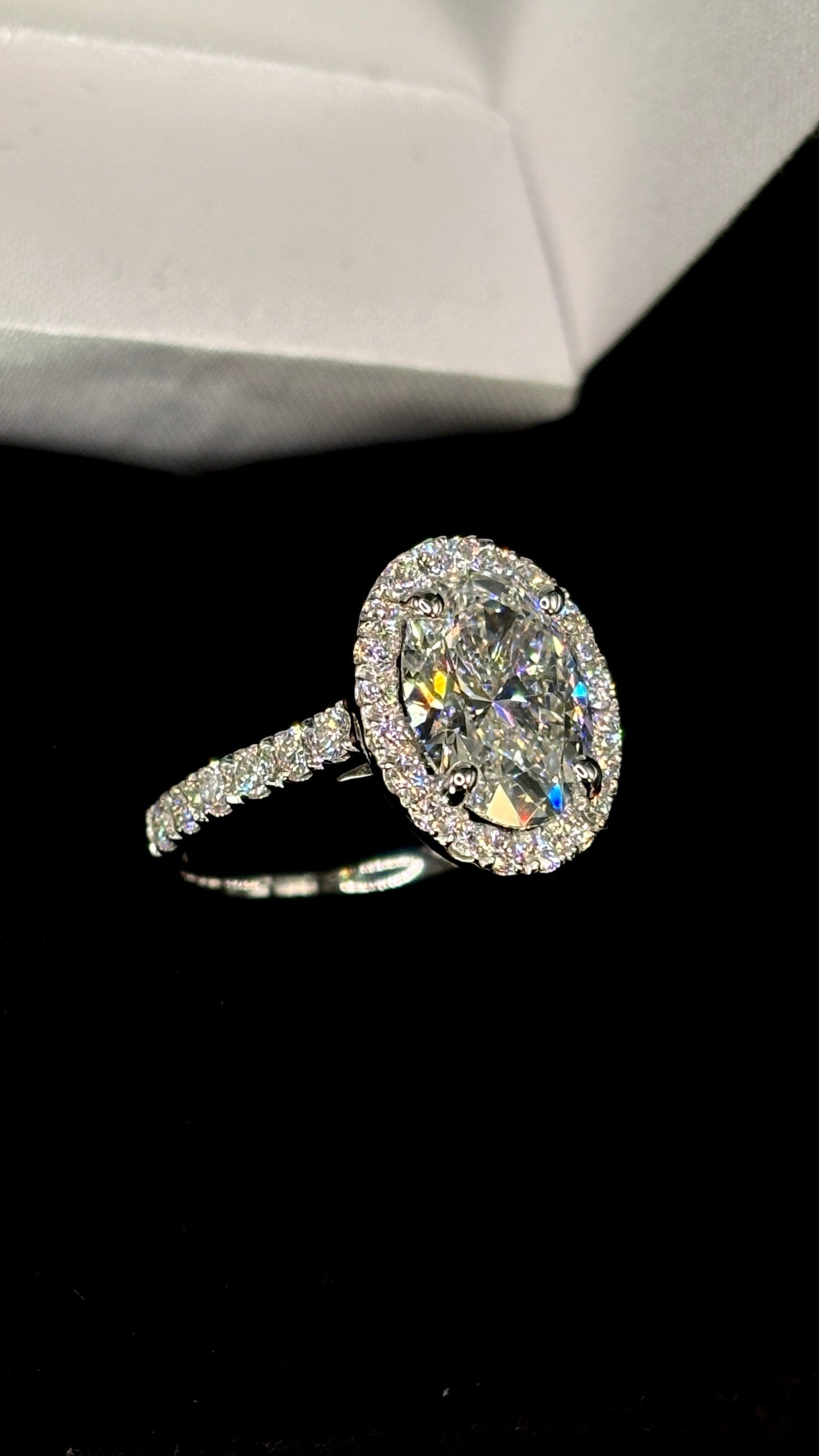 3.00ct Oval Cut (D VS1) Diamond Engagement Ring – IGI Certified · Halo & Shank