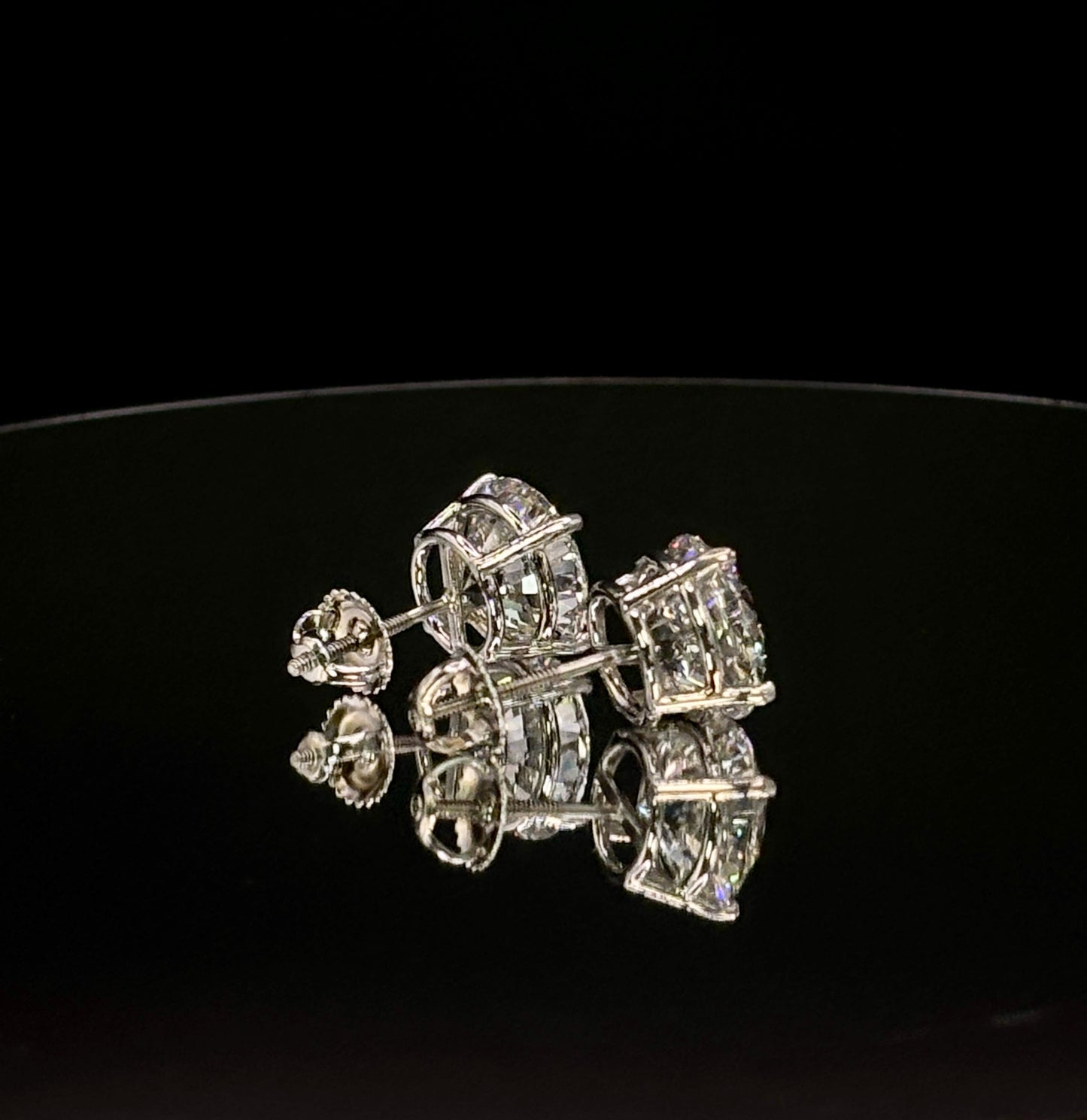 8.00ct TW Round Brilliant Diamond Stud Earrings (E VS1) – IGI Certified · Statement Brilliance