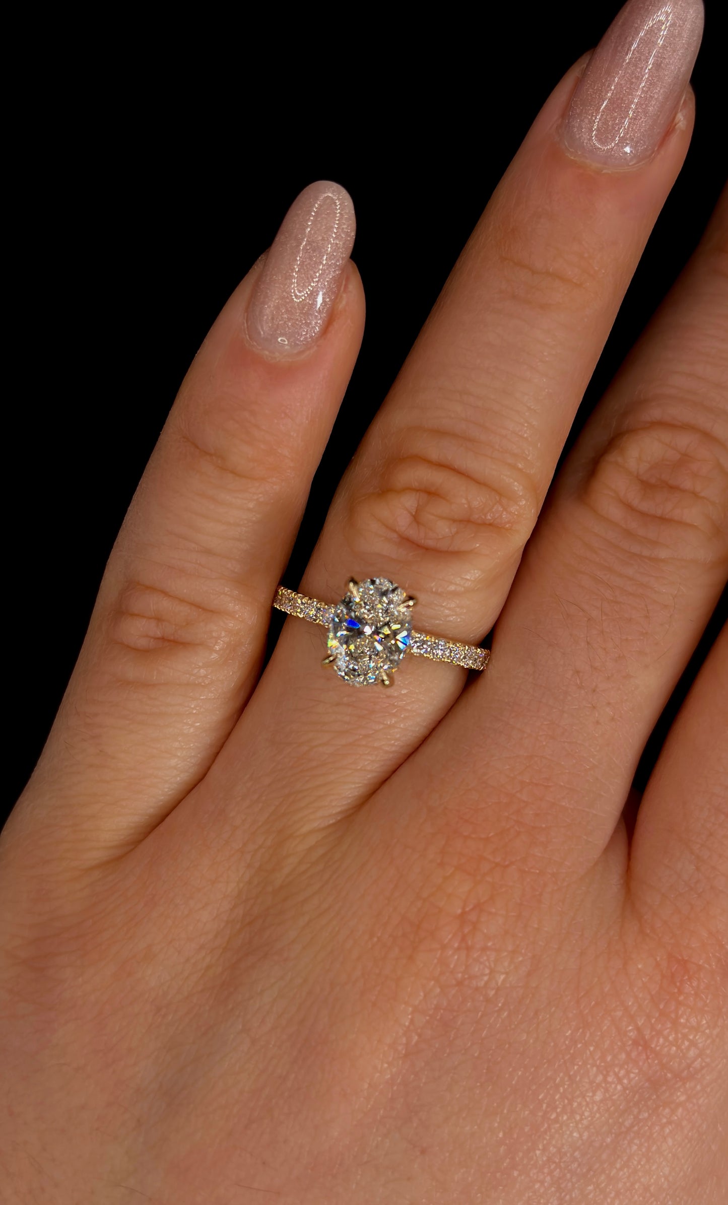 1.50ct Oval Brilliant Cut (E VVS2) Engagement Ring – IGI Certified – Diamond Shank & Hidden Halo