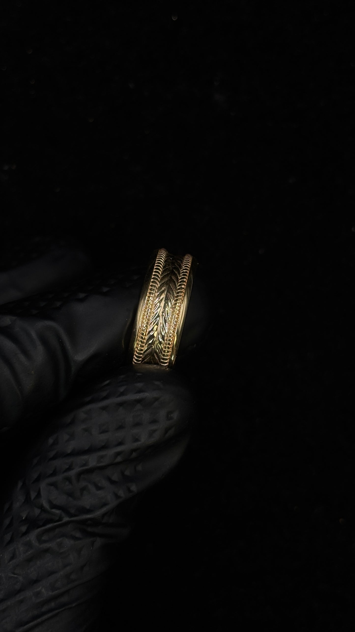 Men’s Wedding Band – Solid Gold · Timeless Design