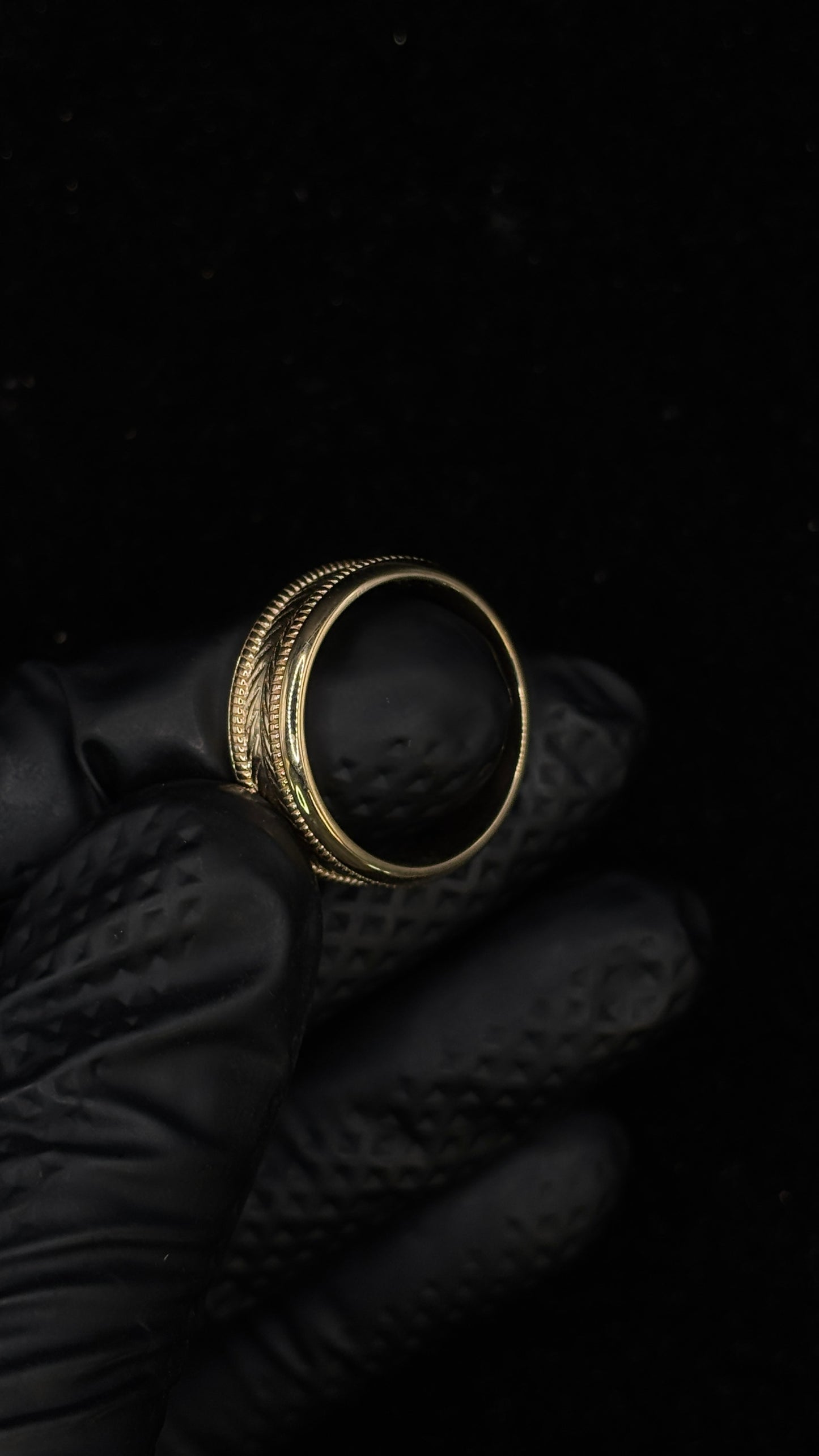 Men’s Wedding Band – Solid Gold · Timeless Design