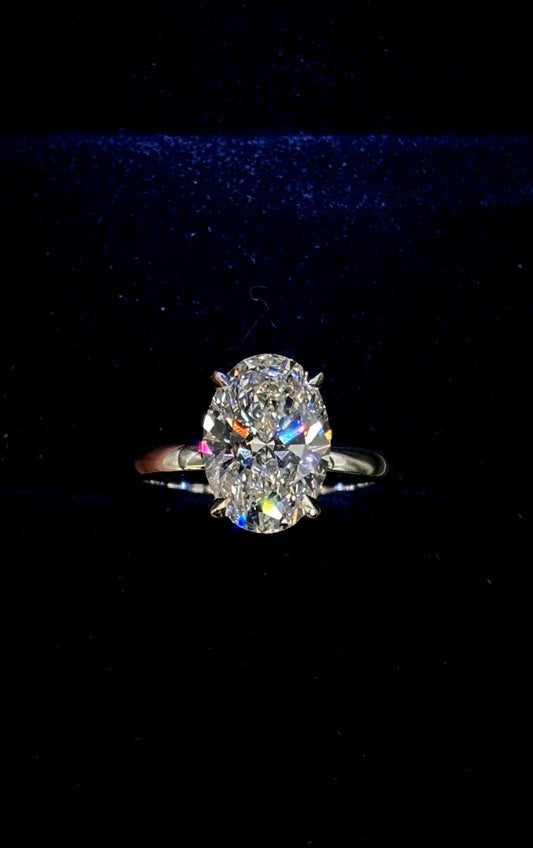 2.00ct Oval Brilliant Cut (D VS1) Diamond Engagement Ring – IGI Certified – Classic Solitaire
