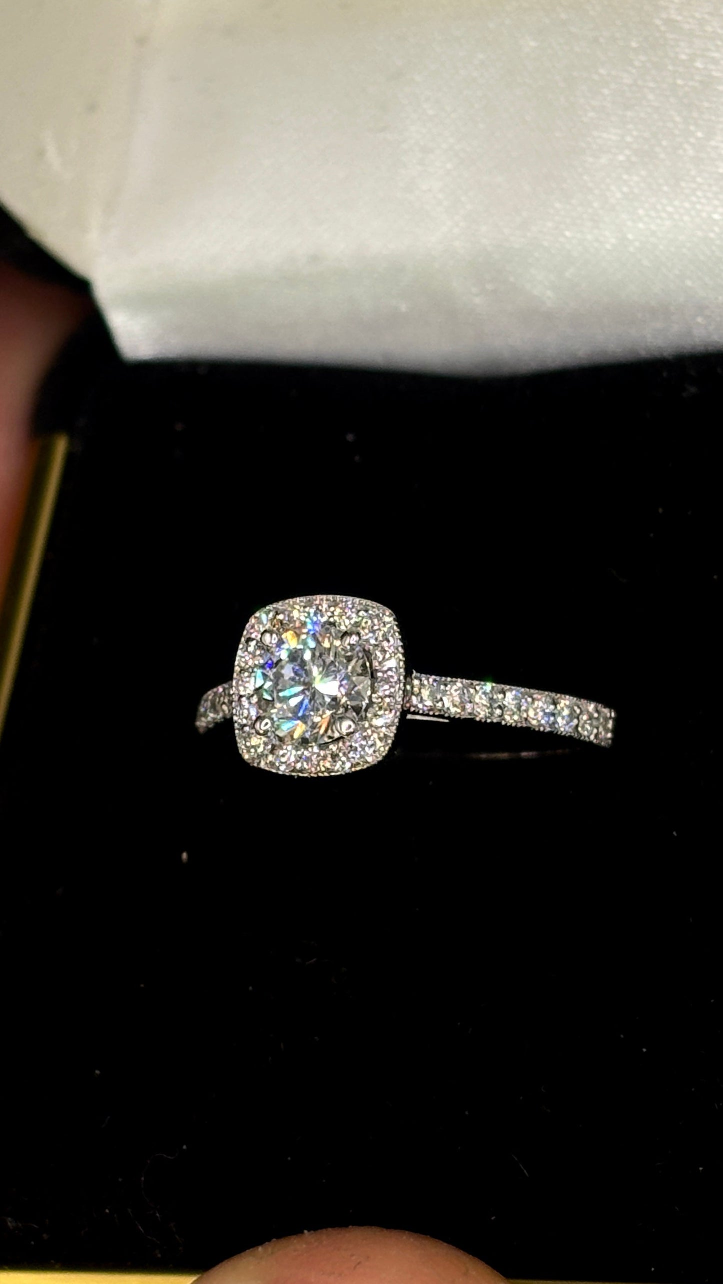 0.50ct Round Brilliant Cut (D VVS2) Diamond Engagement Ring – IGI Certified · Delicate Sophistication