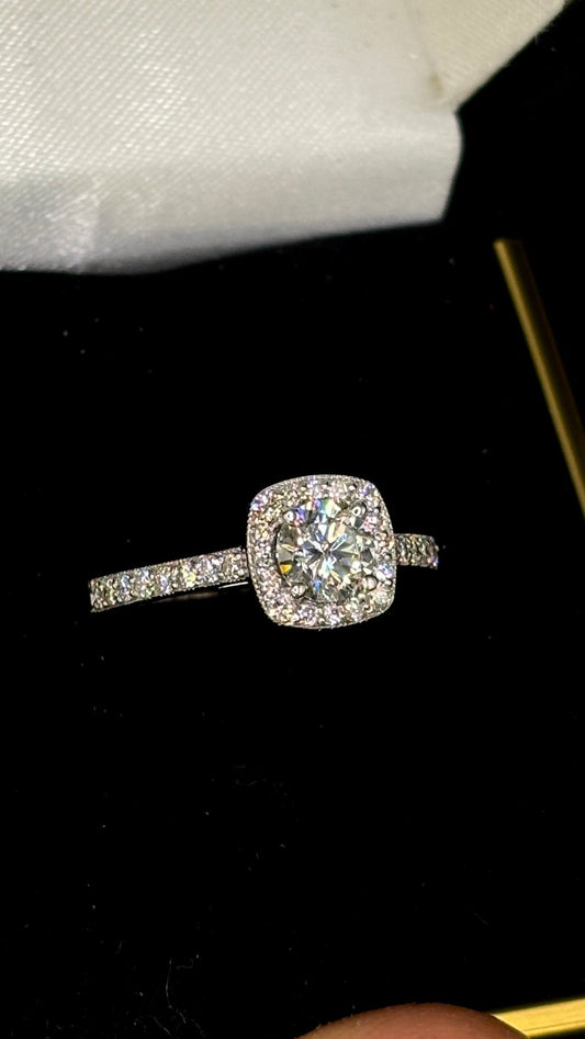 0.50ct Round Brilliant Cut (D VVS2) Diamond Engagement Ring – IGI Certified · Delicate Sophistication