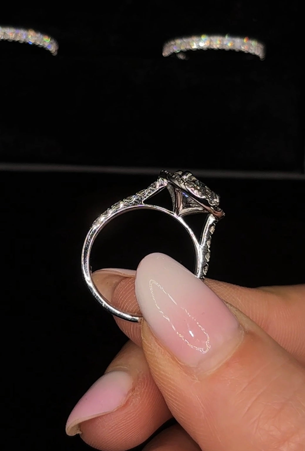 3.00ct Oval Cut (E VS1) Diamond Engagement Ring – IGI Certified · Timeless Radiance