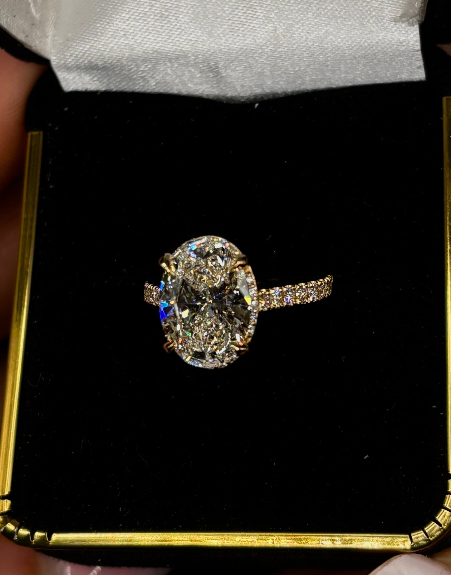 3.00ct Oval Cut (E VVS1) Diamond Engagement Ring – IGI Certified · Cathedral Hidden Halo Elegance