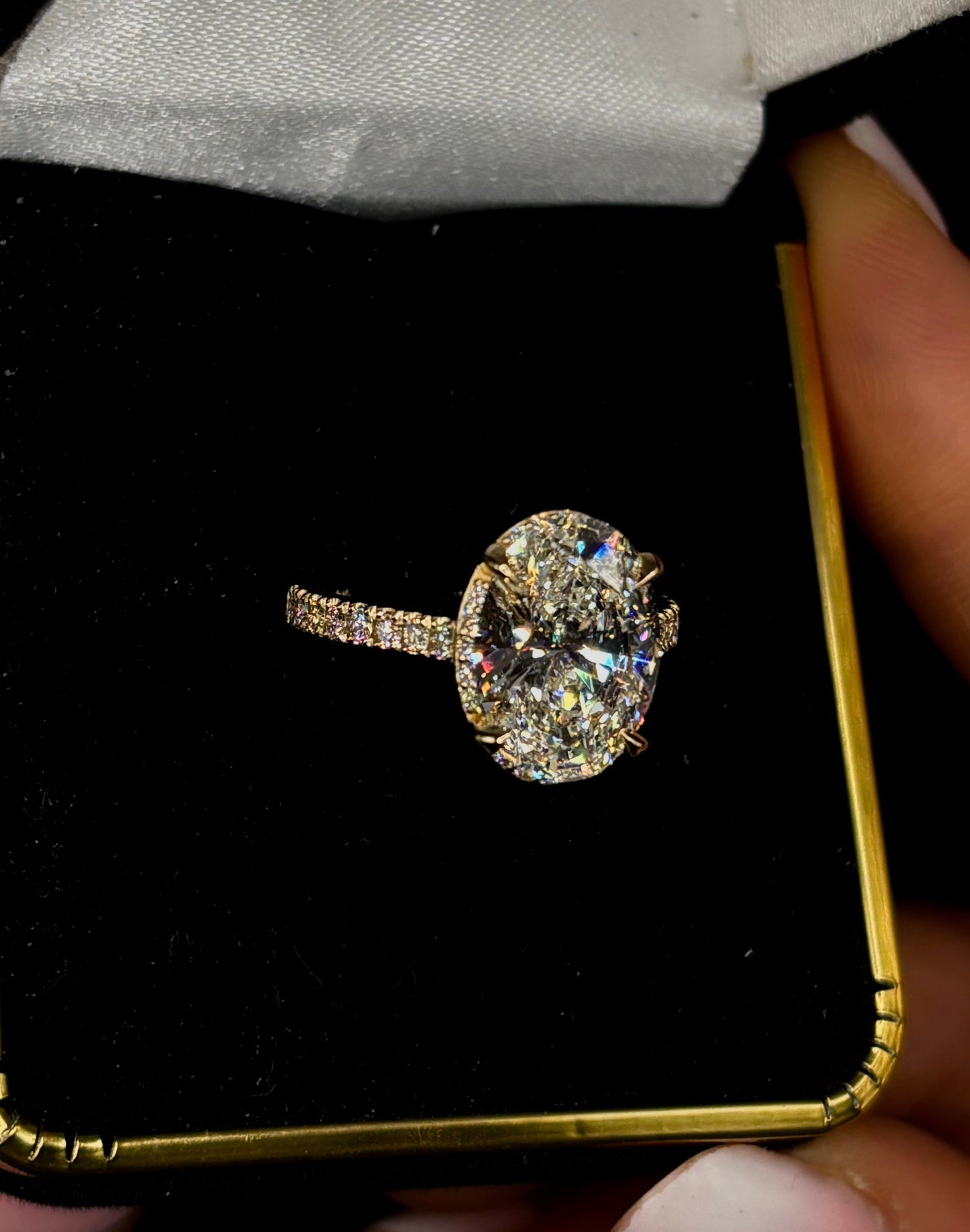 3.00ct Oval Cut (E VVS1) Diamond Engagement Ring – IGI Certified · Cathedral Hidden Halo Elegance