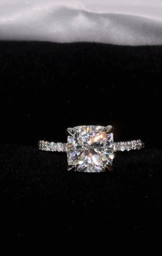 2.00ct Cushion Cut (E VS1) Diamond Engagement Ring – IGI Certified · Solitaire