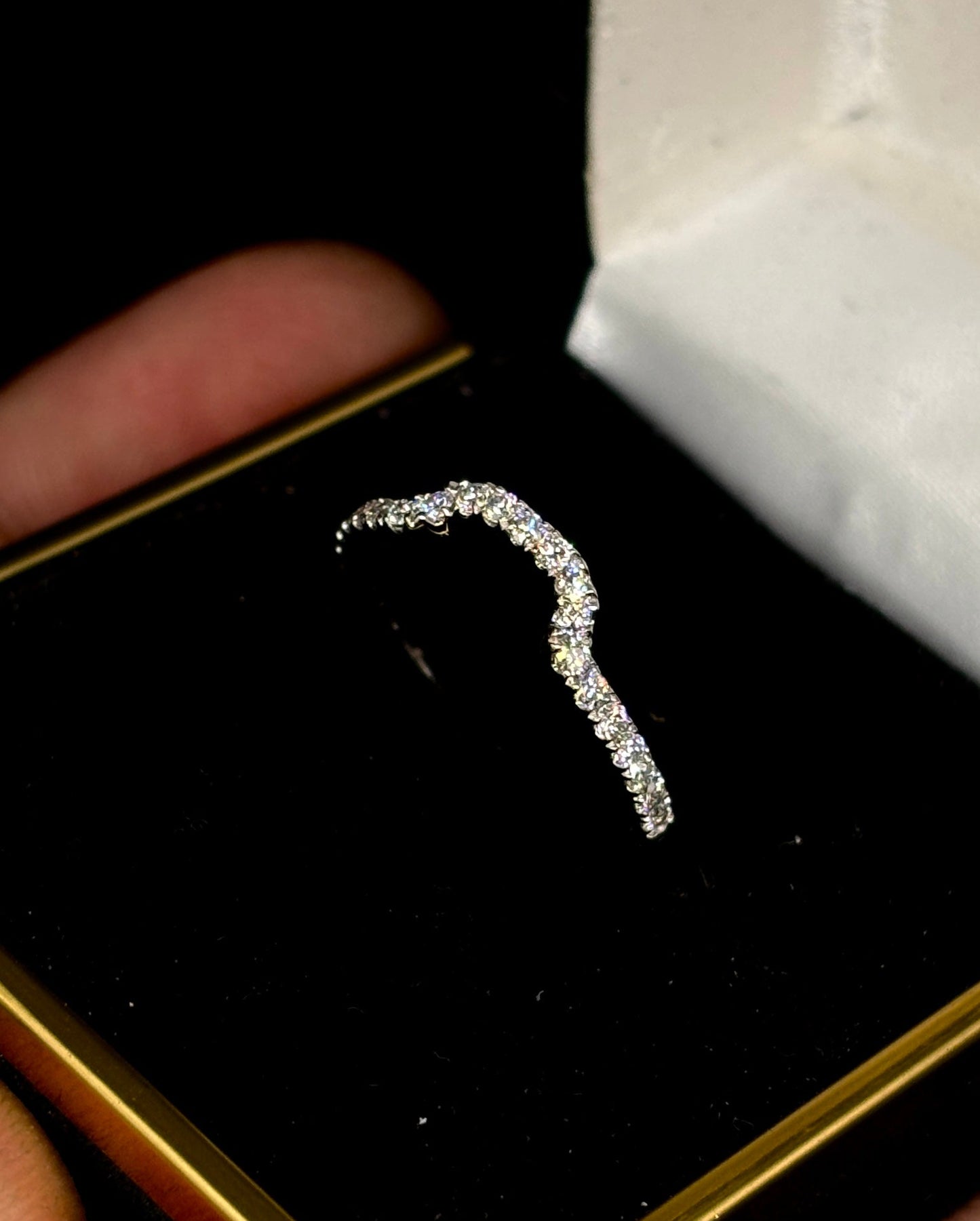 0.30 Carat Curved Diamond Wedding Band – Contour Spark