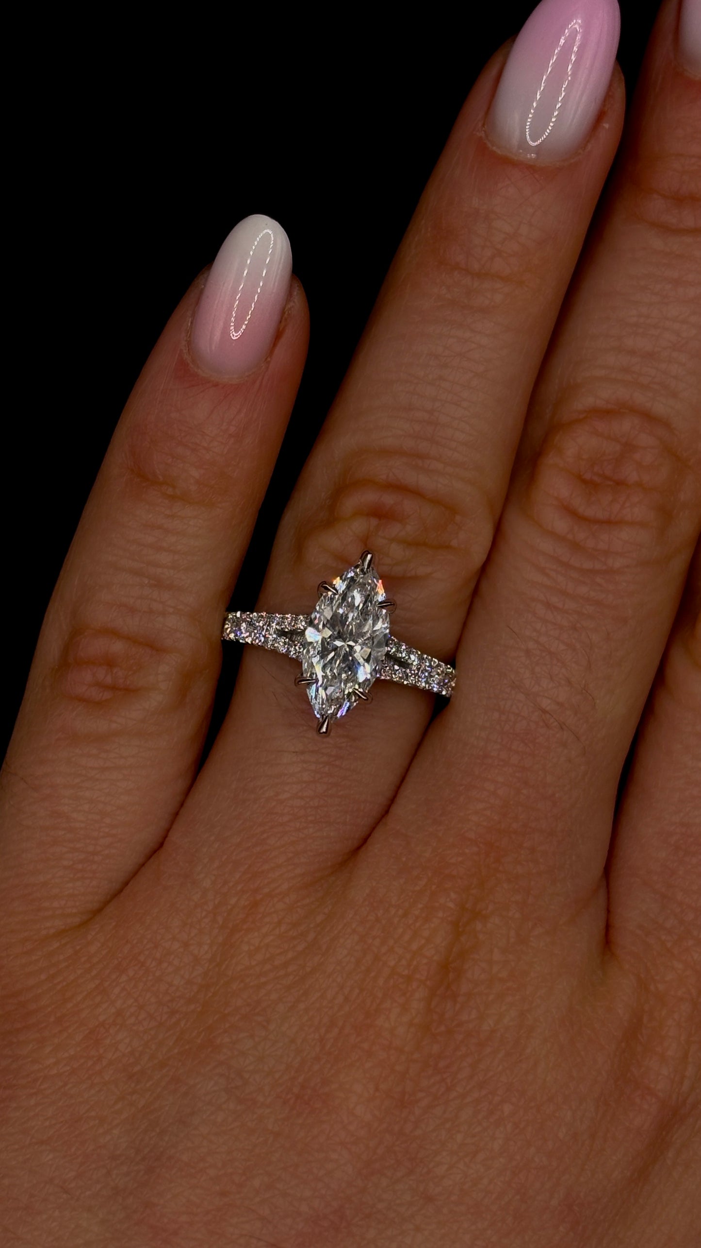 2.00ct Marquise Cut (D VS1) Diamond Engagement Ring – IGI Certified · Split Shank