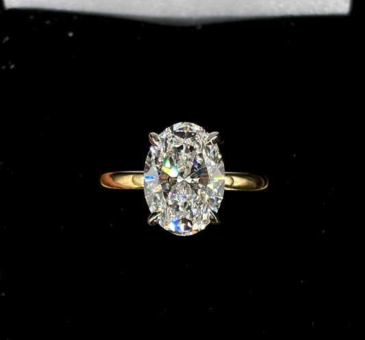 3.00ct Oval Cut (E VS1) Diamond Engagement Ring – IGI Certified · Two-Tone Sleek Solitaire